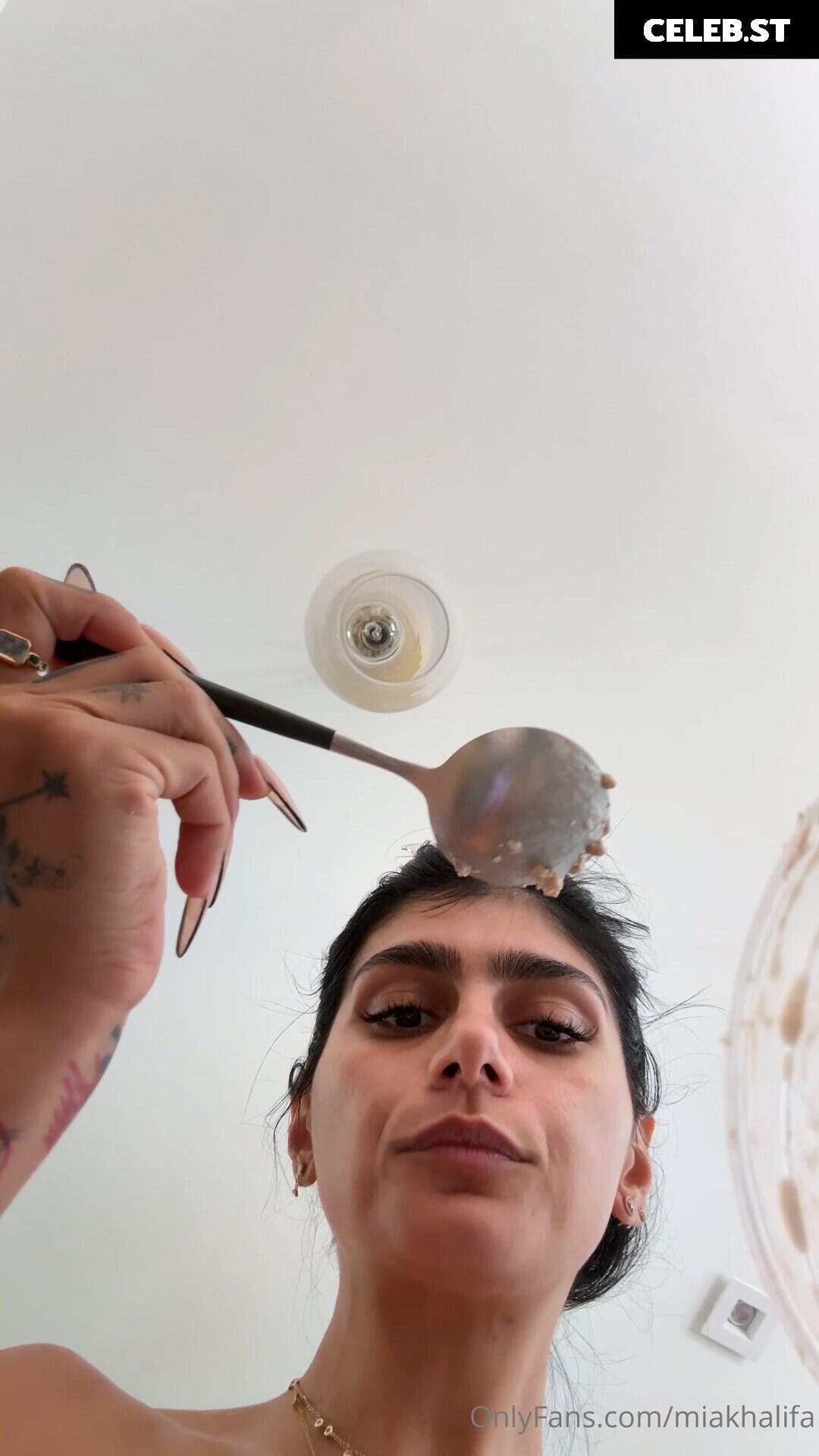 Mia Khalifa Image 24631415