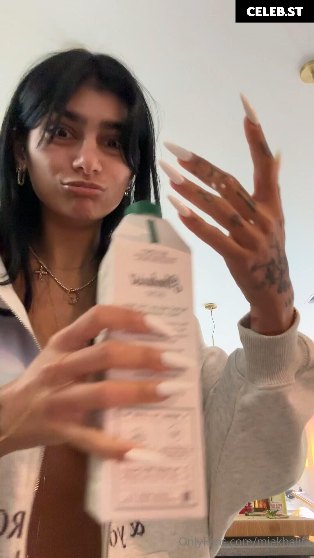 Mia Khalifa Image 24630610