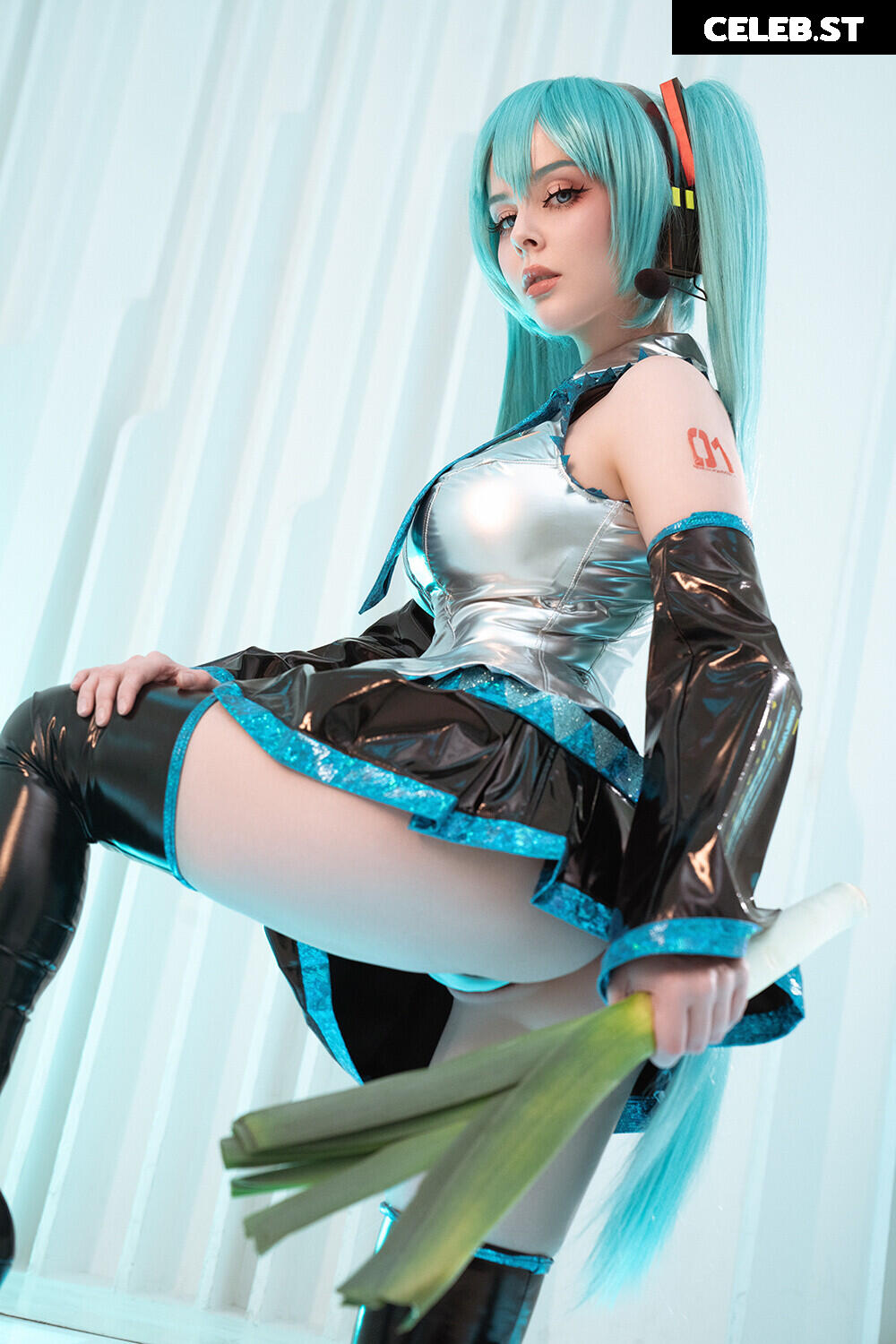 Disharmonica / Helly Valentine Image 24608072