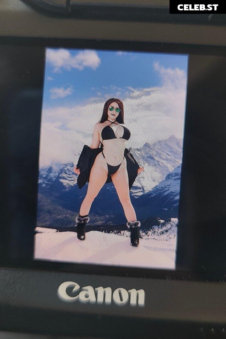 Mikomi Hokina Image 24690932