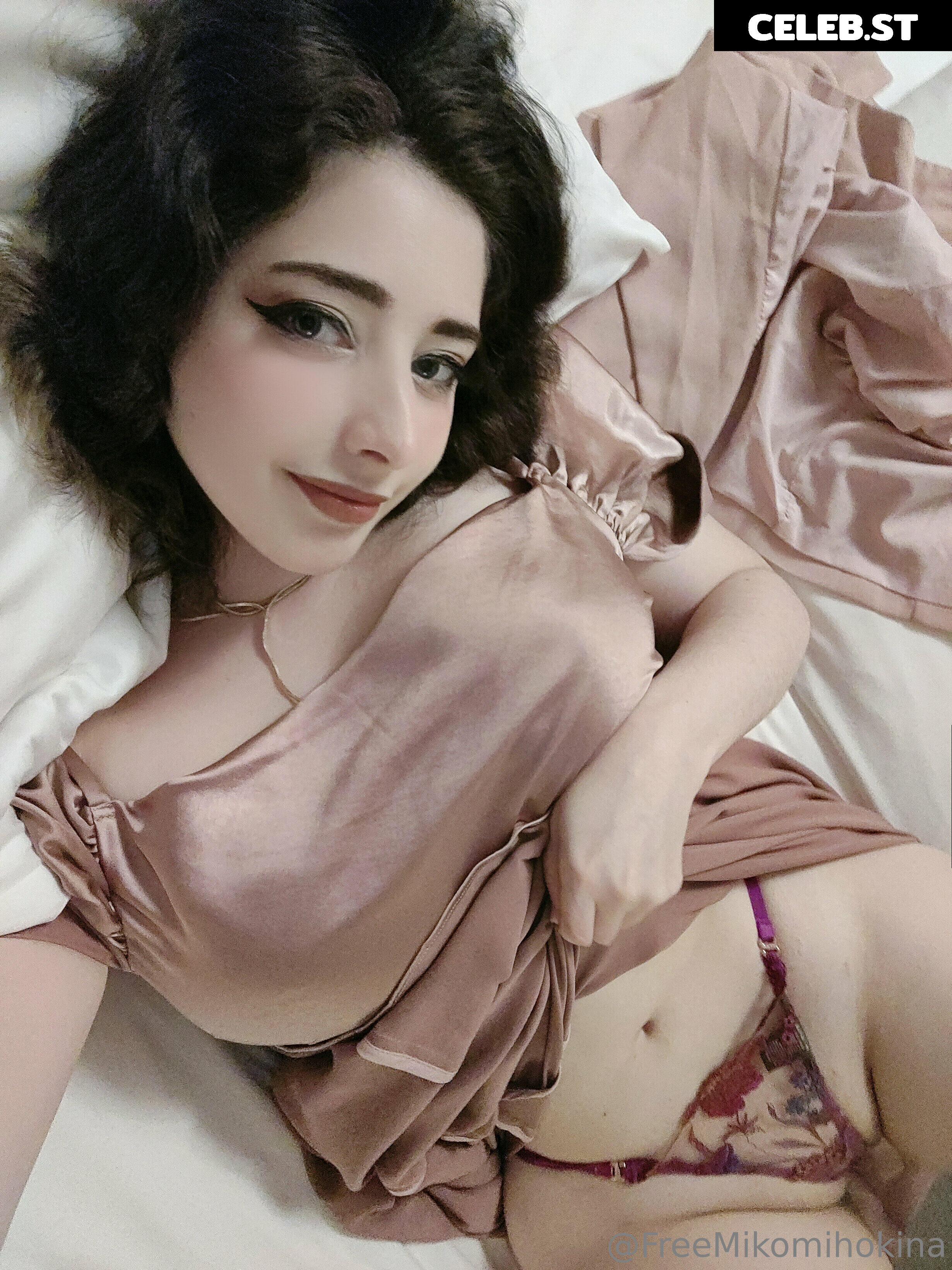 Mikomi Hokina Image 24690559