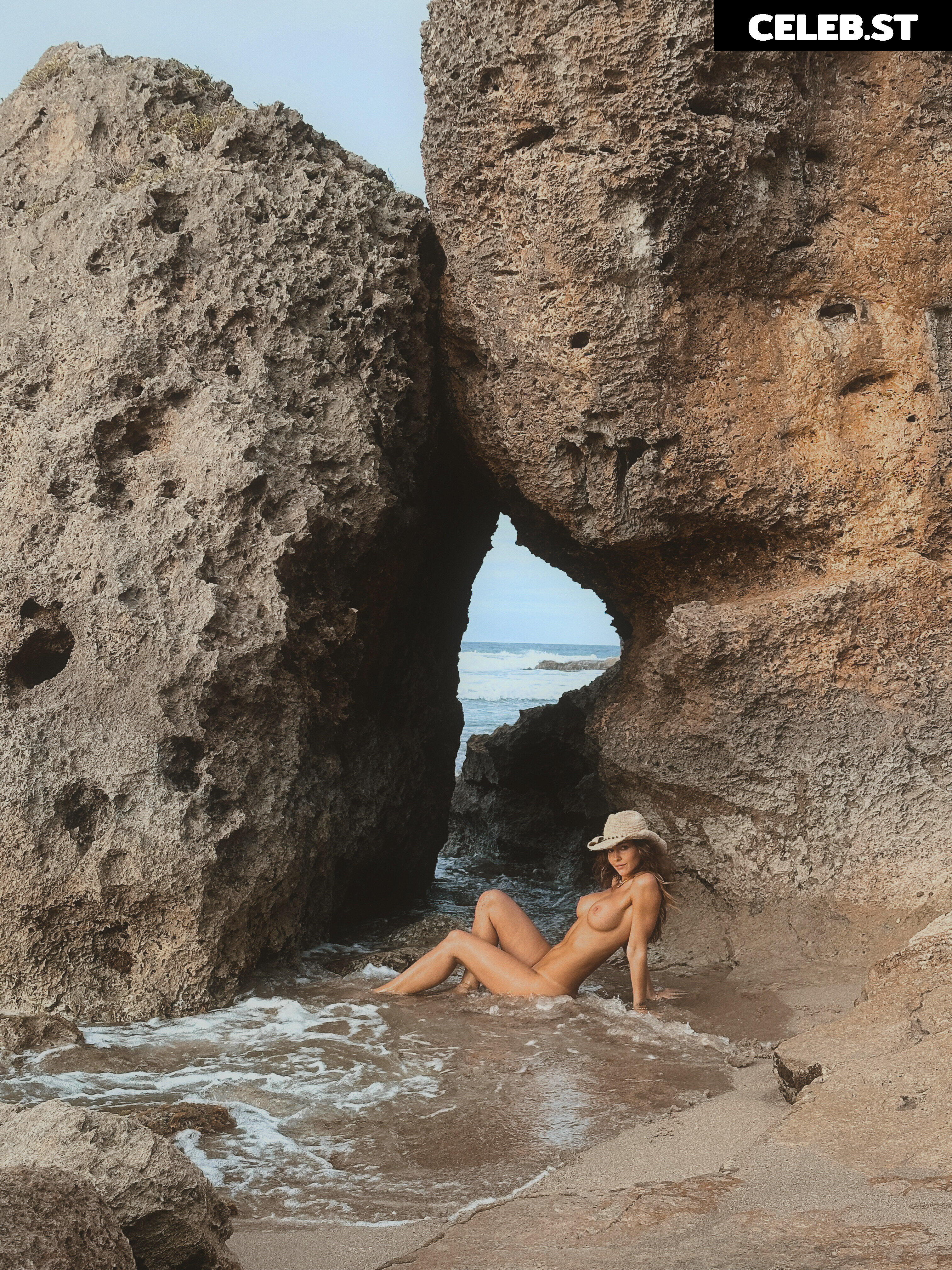 Rachel Cook Image 24557043