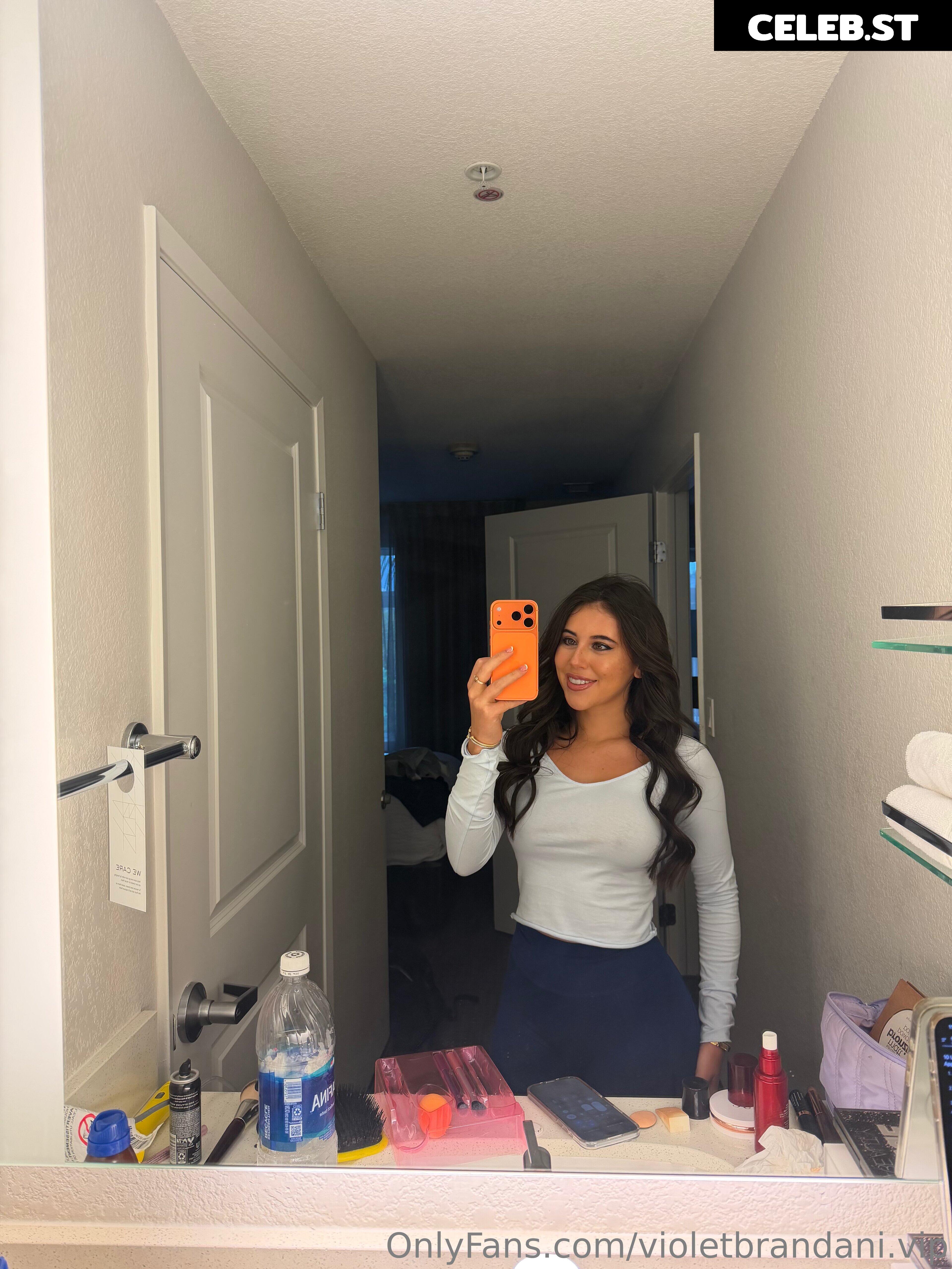 Violet Summers / Violet Brandani Image 24564303