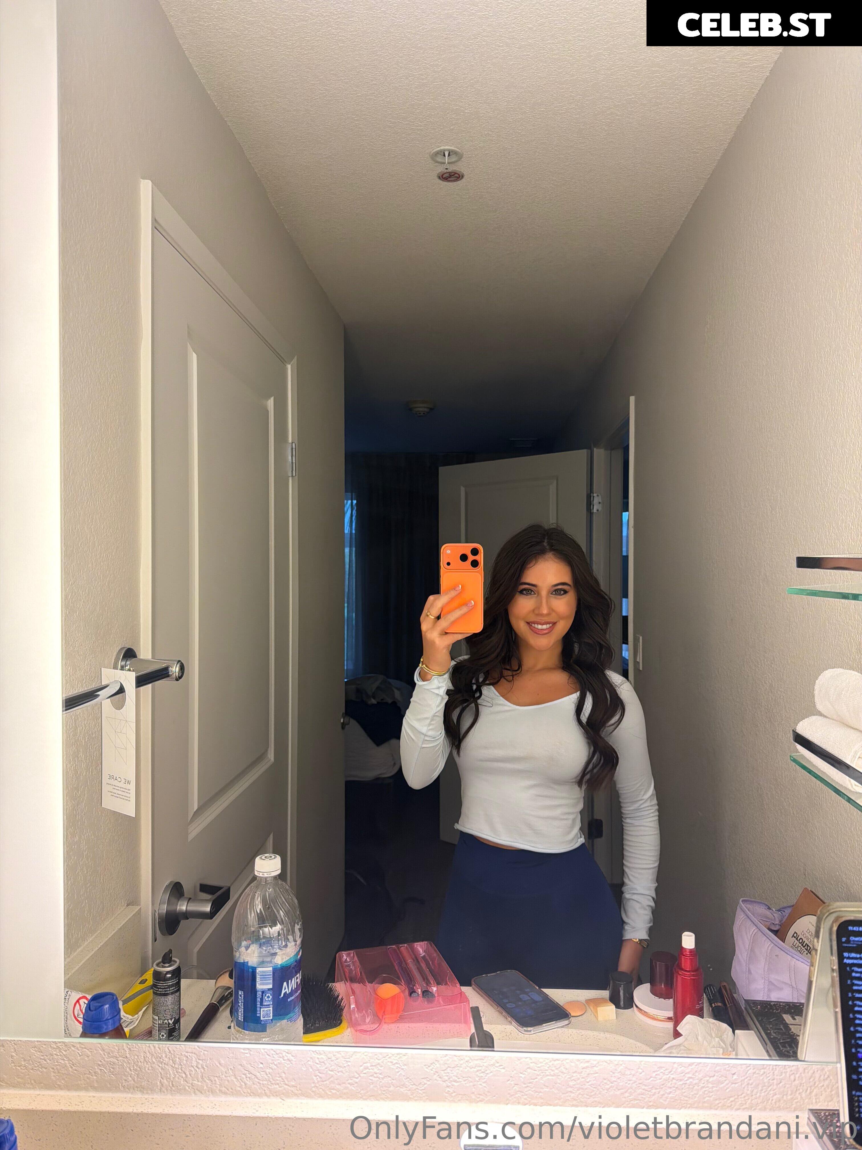 Violet Summers / Violet Brandani Image 24564296