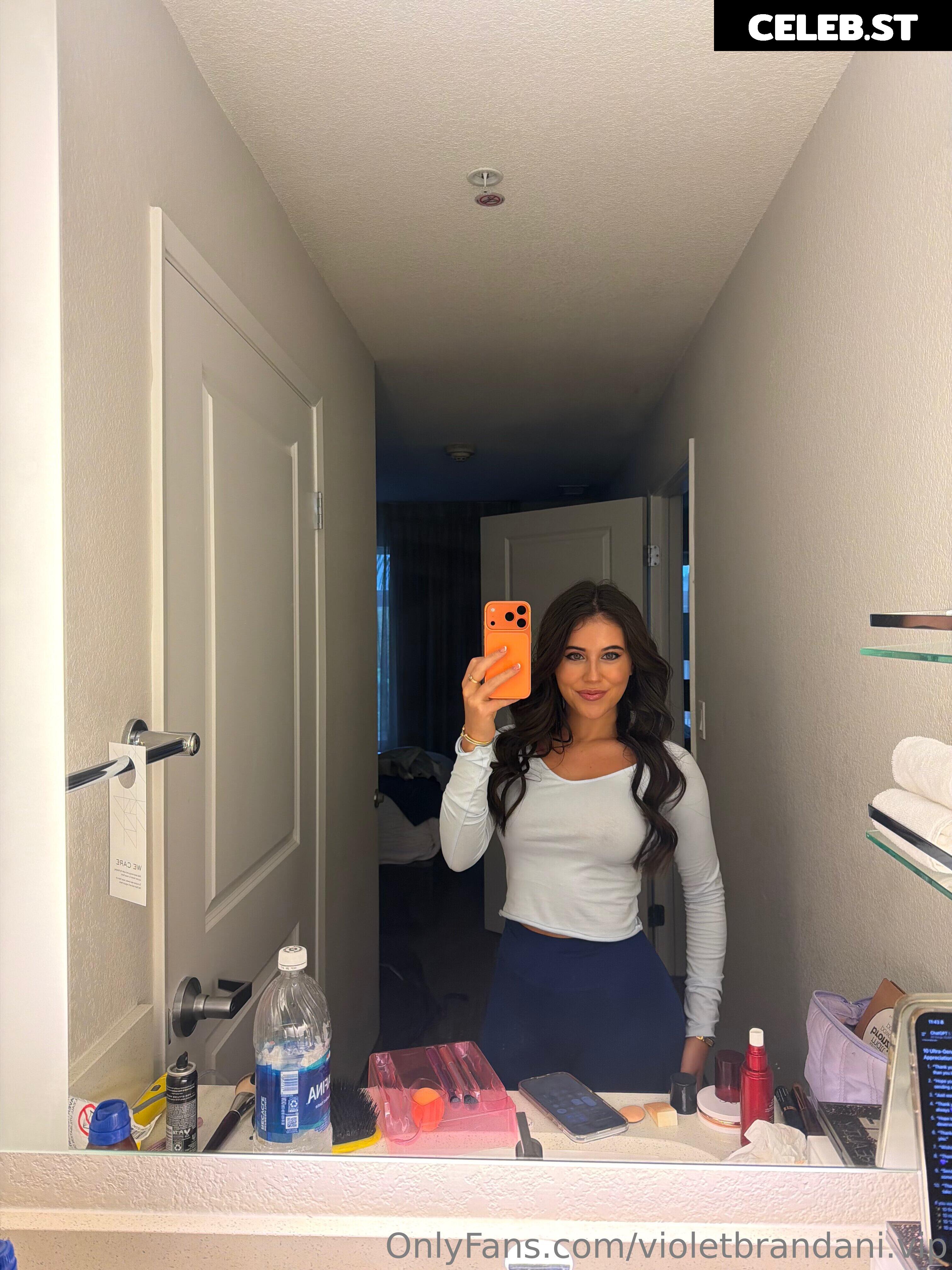 Violet Summers / Violet Brandani Image 24564294
