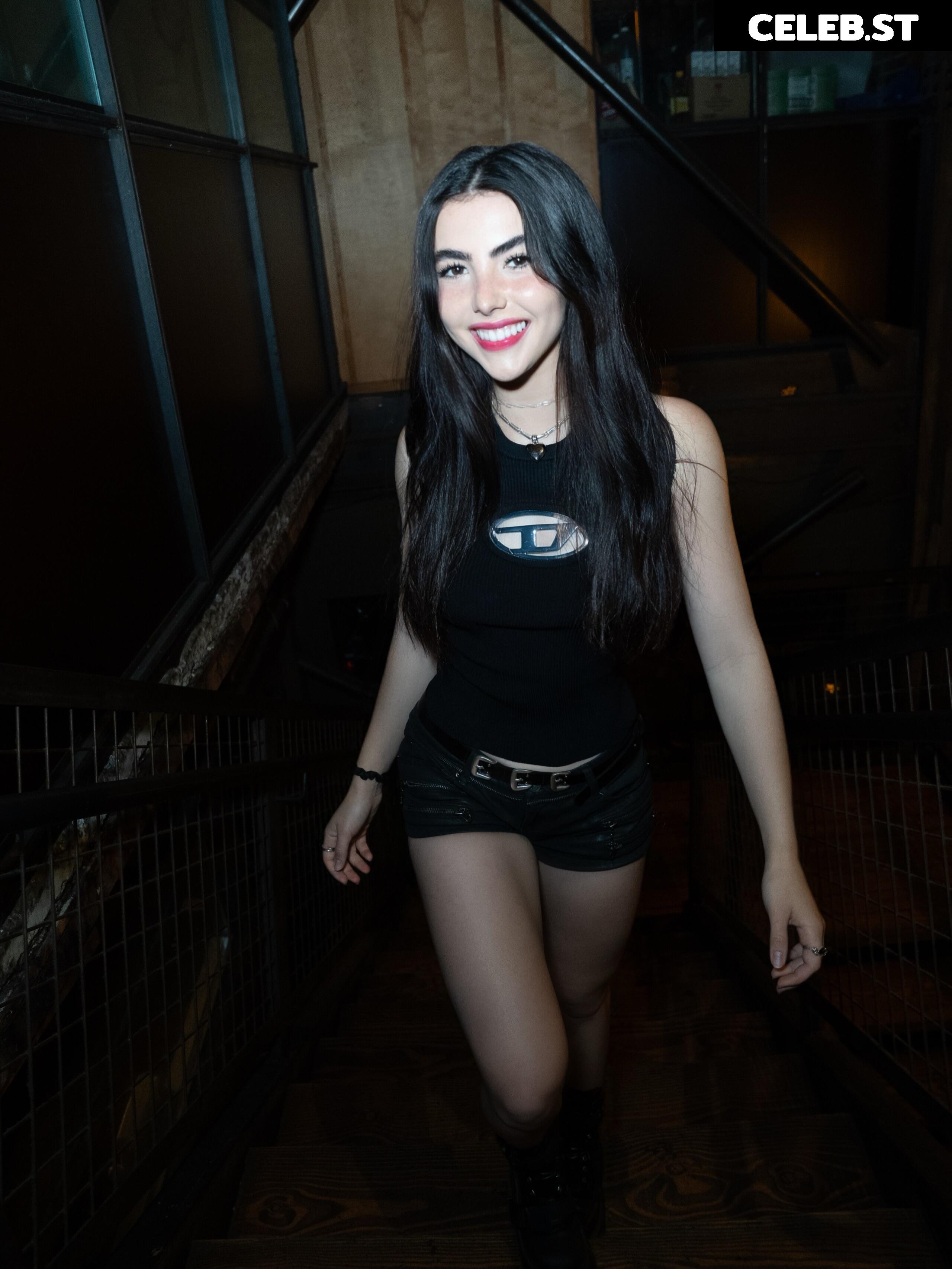 Andrea Botez (leaks = ban) Image 24572839