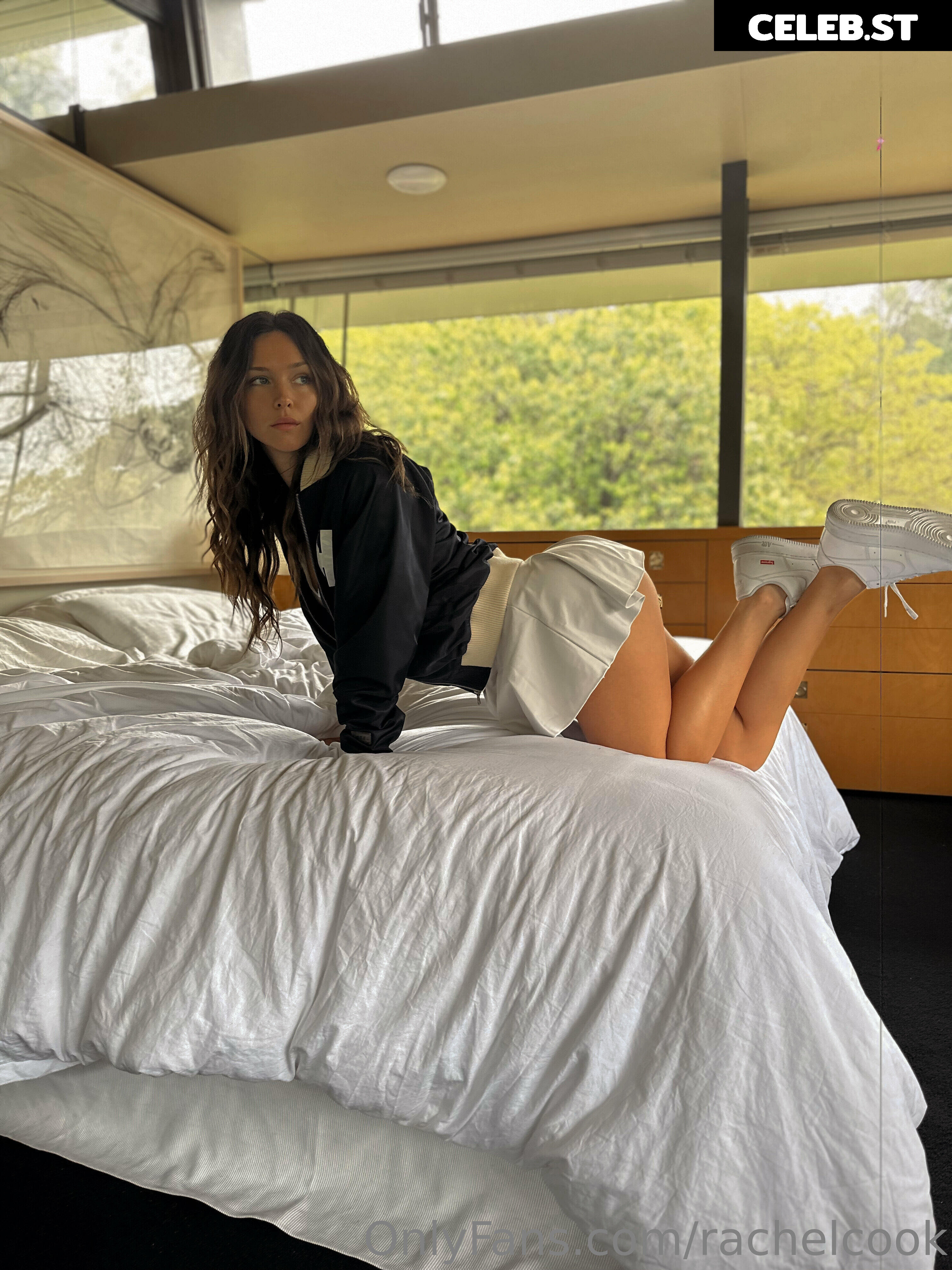 Rachel Cook Image 24543987