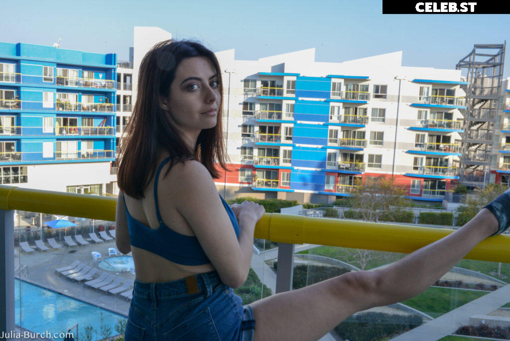 Julia &amp; Lauren Burch Image 2453426