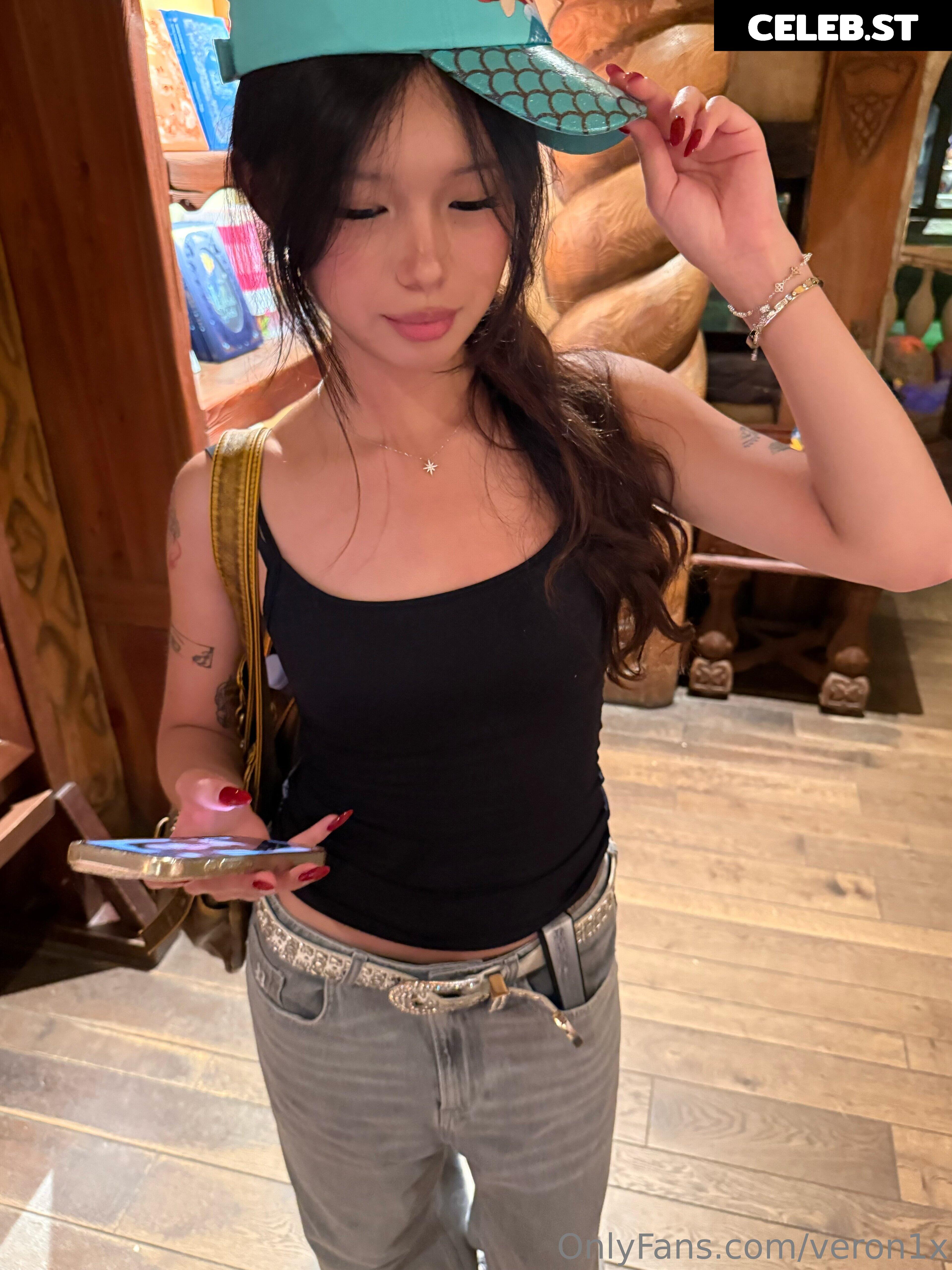 Veronica Yeoh / veron1013 / veron_1013 / veronica1013 Image 24506734