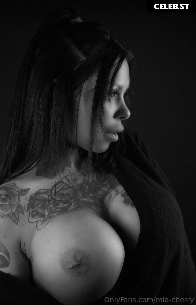 Mia Cherry Image 2459737