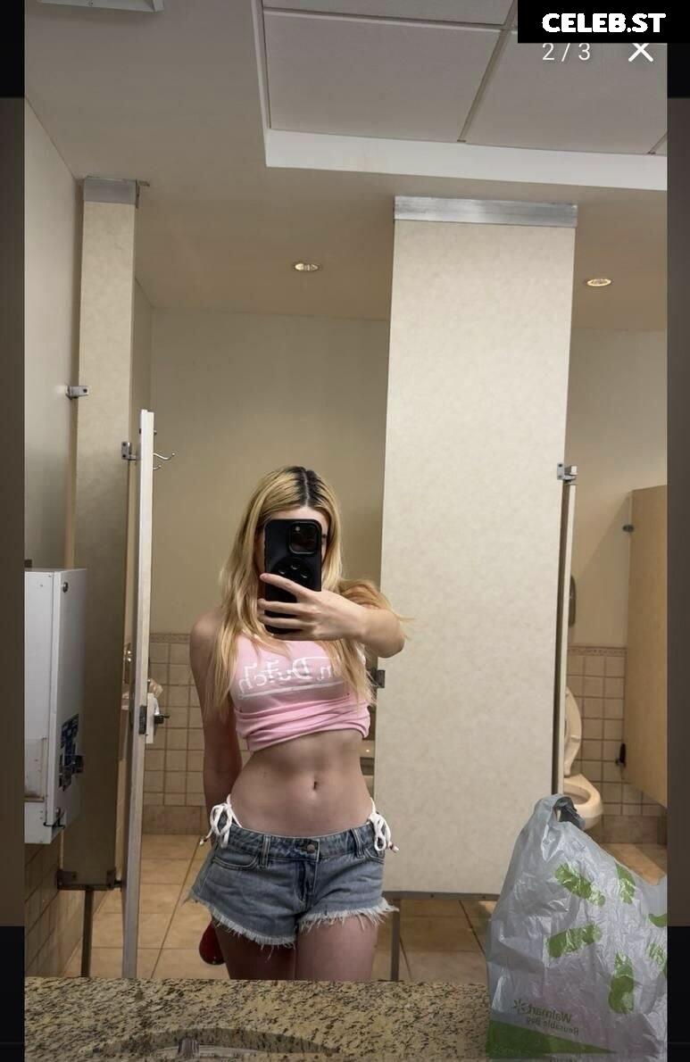 Lil Tay (Read First Post) Image 24591483
