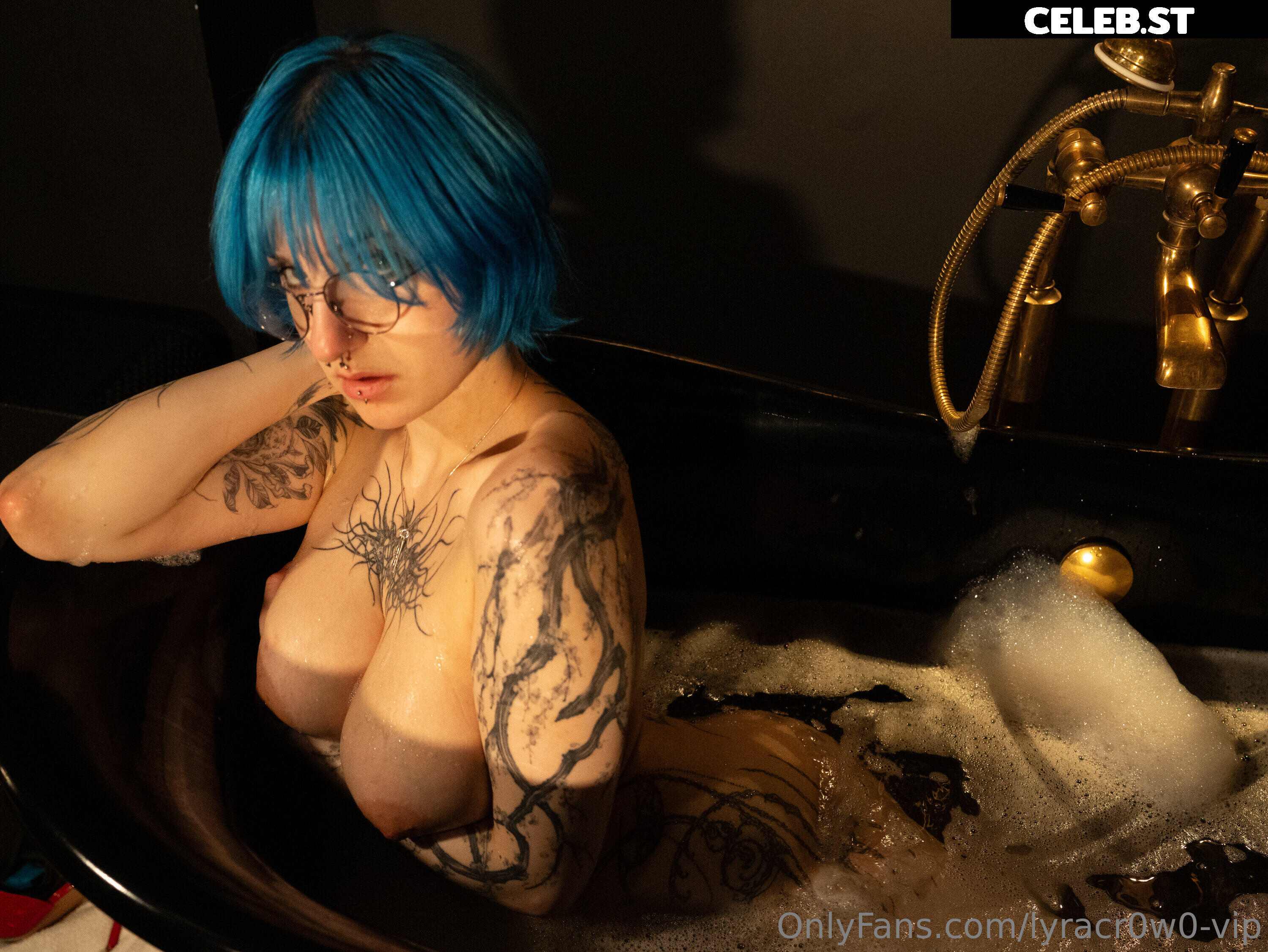 Lyra Crow | lyracr0w0 Image 24592062