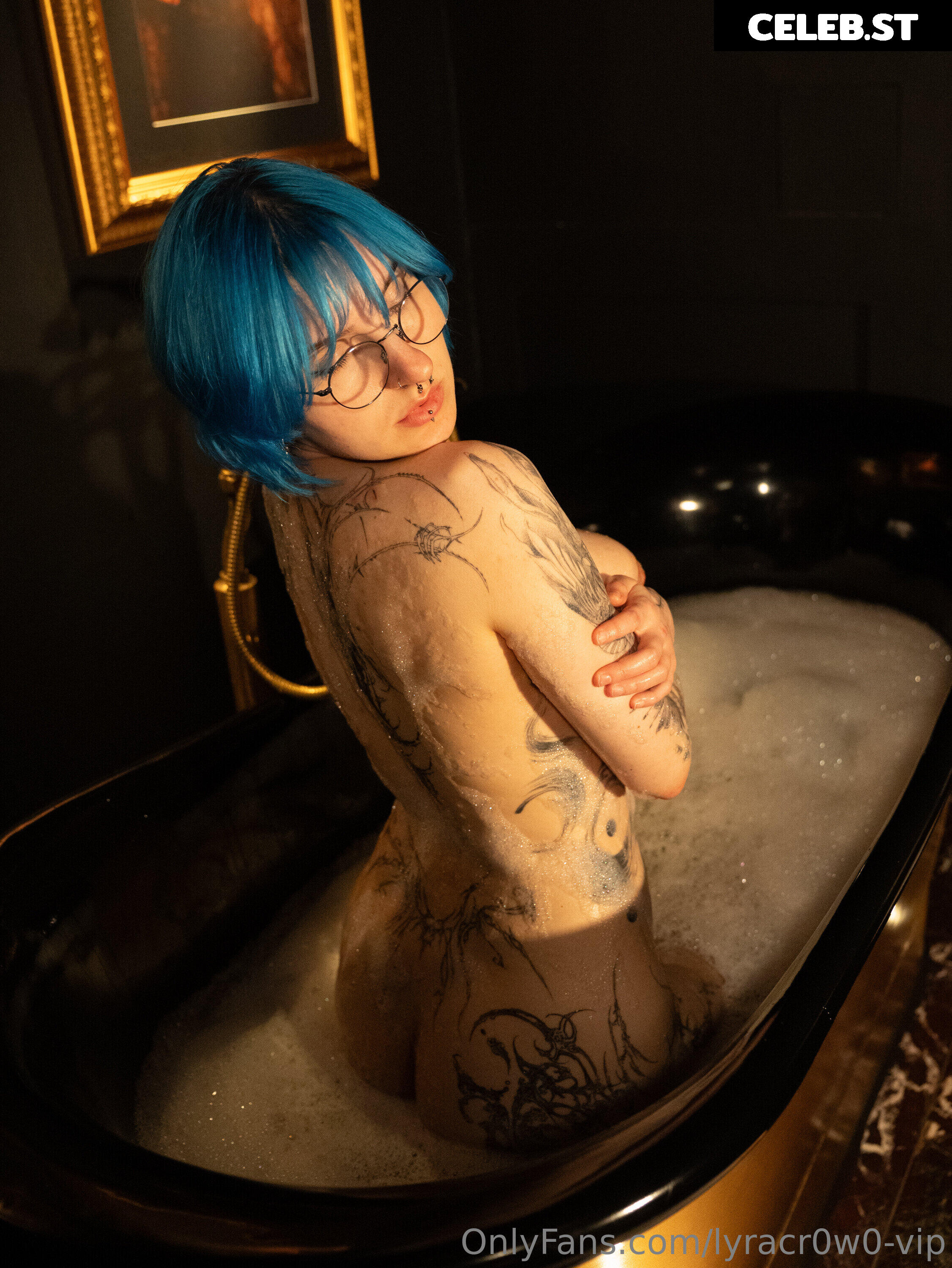 Lyra Crow | lyracr0w0 Image 24592296