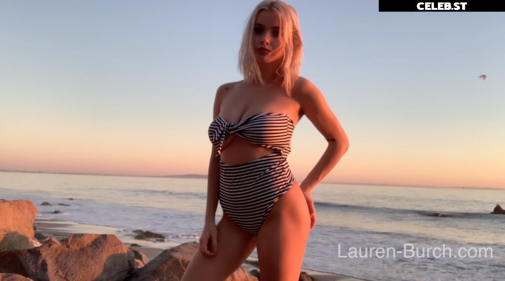 Julia &amp; Lauren Burch Image 2447795