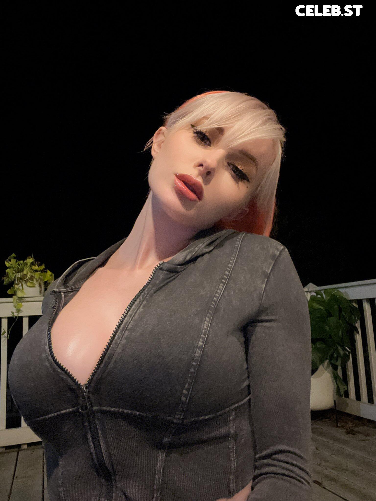 Jenna Lynn Meowri Image 24470718