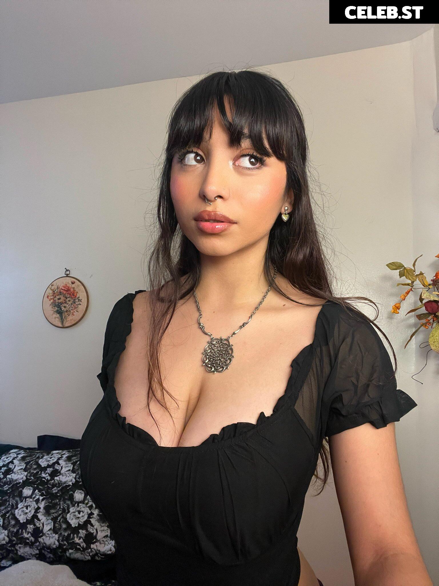 d00mlee / thotmegumi Image 24442502