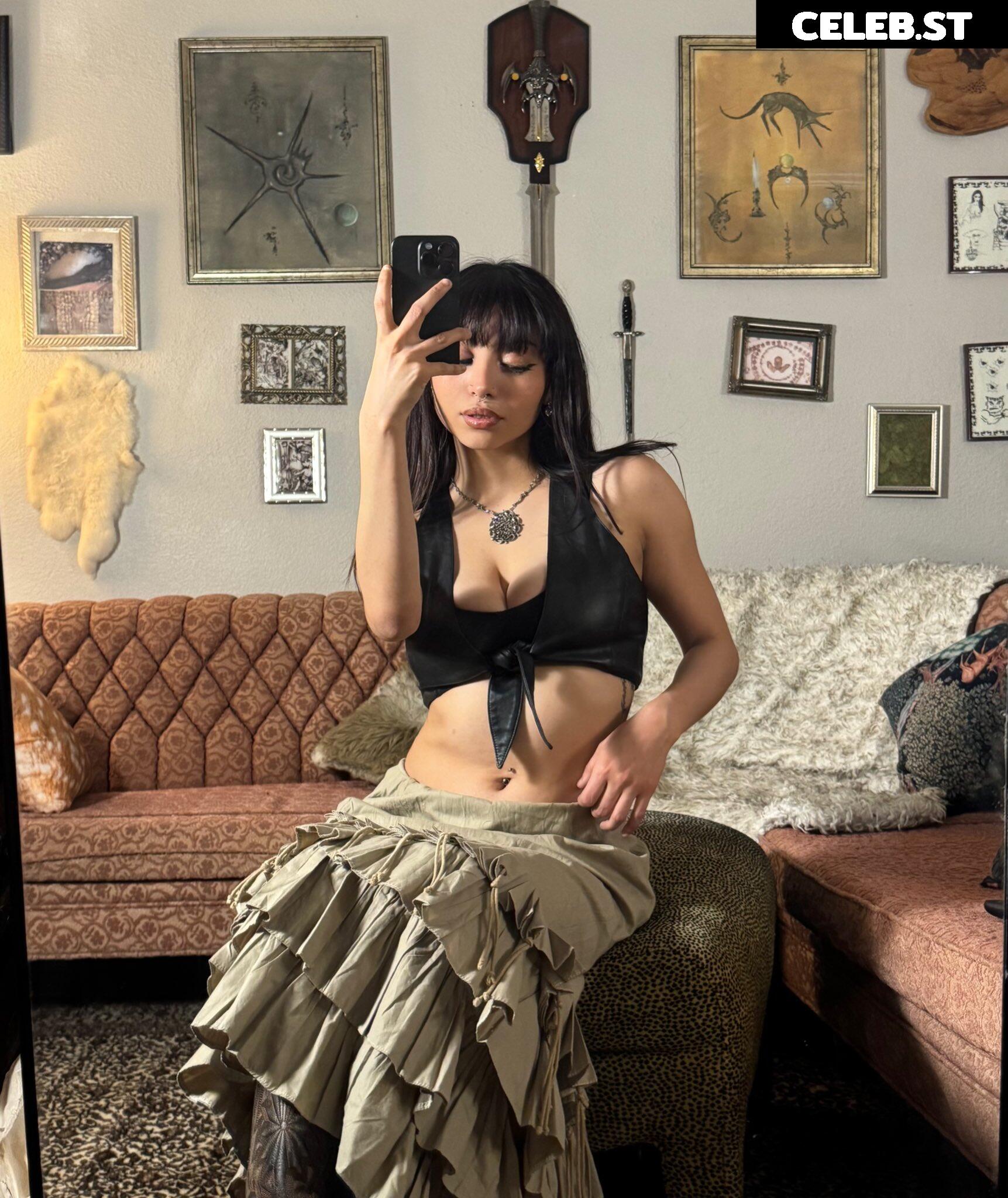 d00mlee / thotmegumi Image 24442458