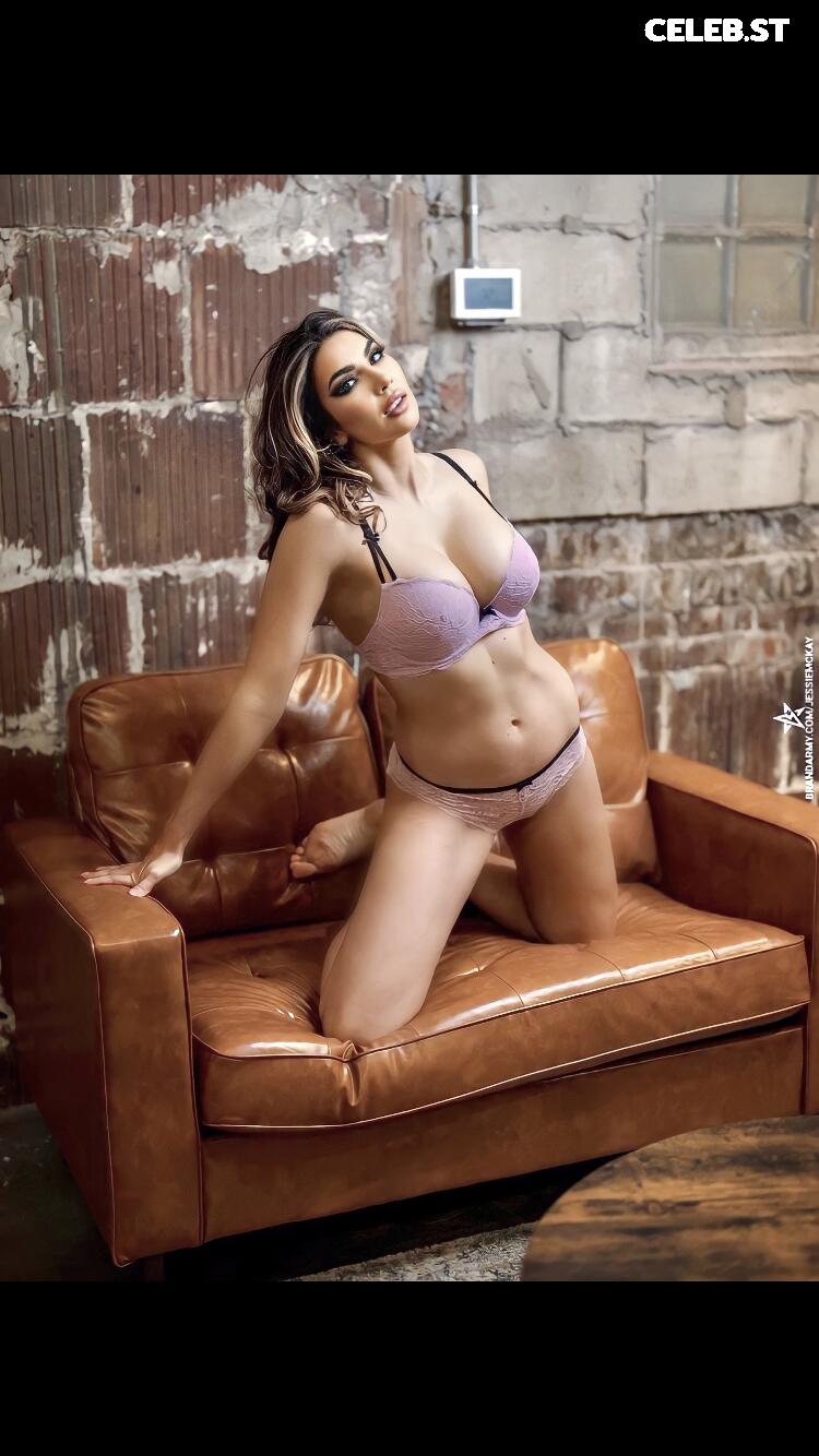 Cassie Lee/Jess McKay (Peyton Royce/Billie Kay) Image 24425819