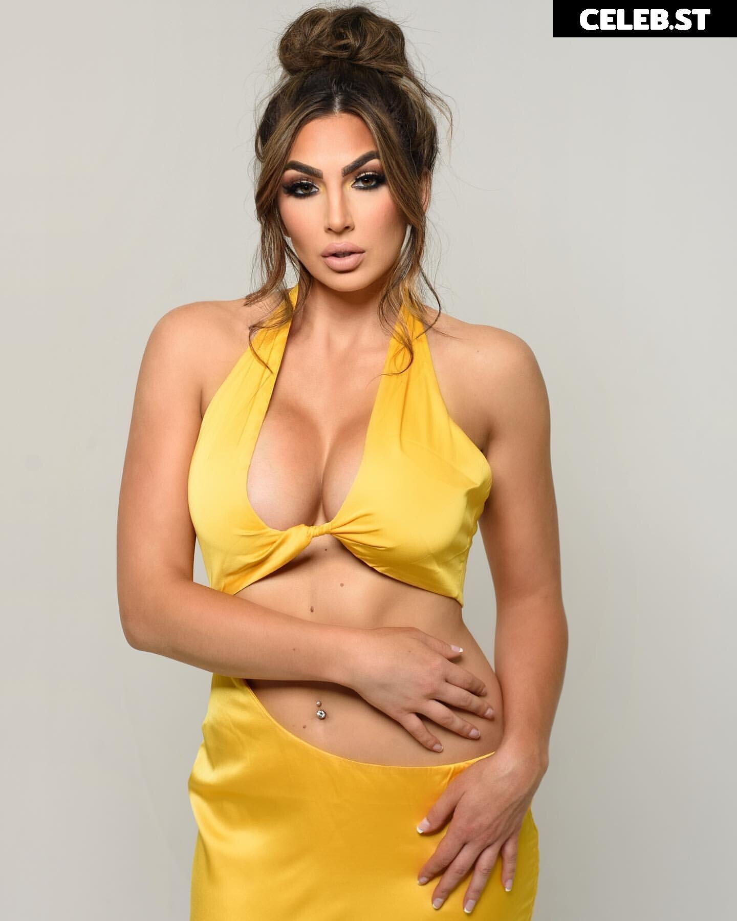 Cassie Lee/Jess McKay (Peyton Royce/Billie Kay) Image 24425579