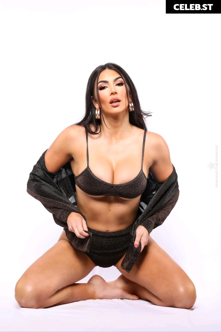 Cassie Lee/Jess McKay (Peyton Royce/Billie Kay) Image 24425453