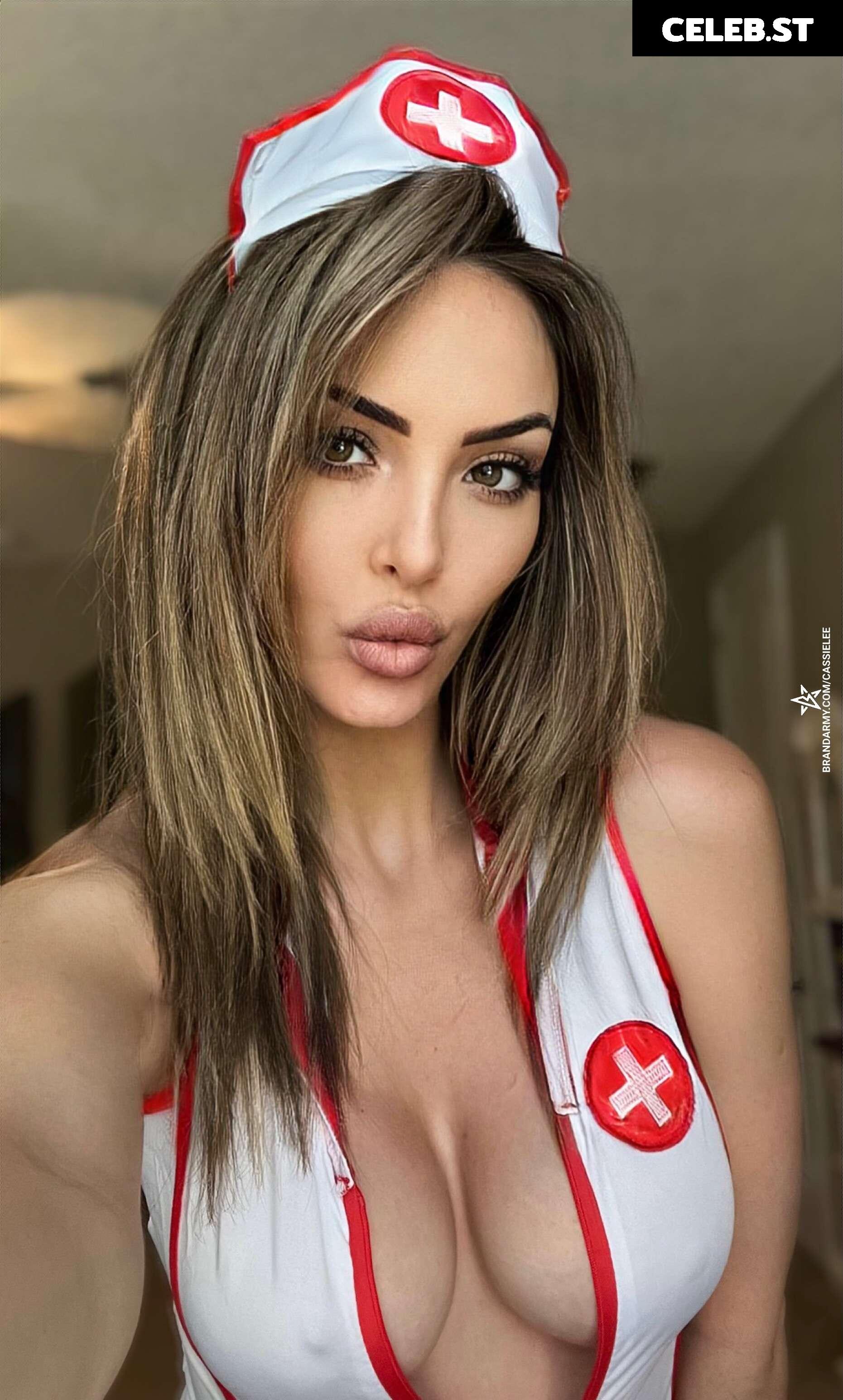 Cassie Lee/Jess McKay (Peyton Royce/Billie Kay) Image 24425631