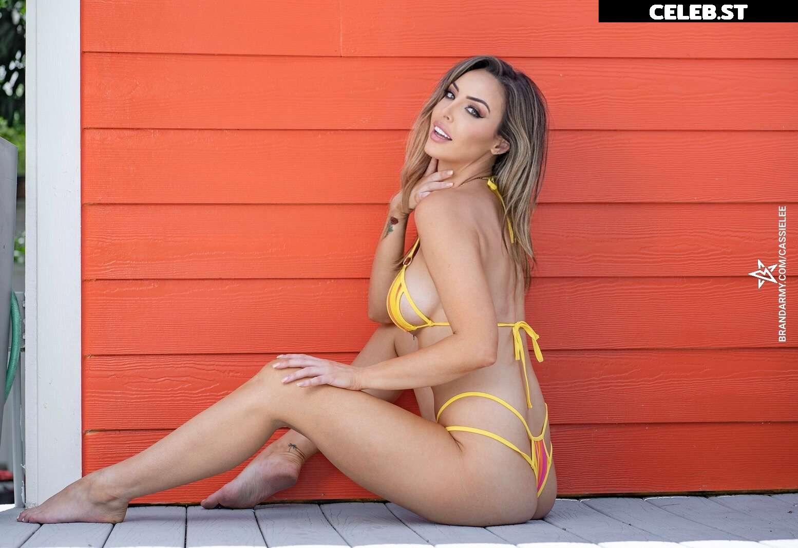 Cassie Lee/Jess McKay (Peyton Royce/Billie Kay) Image 24425636