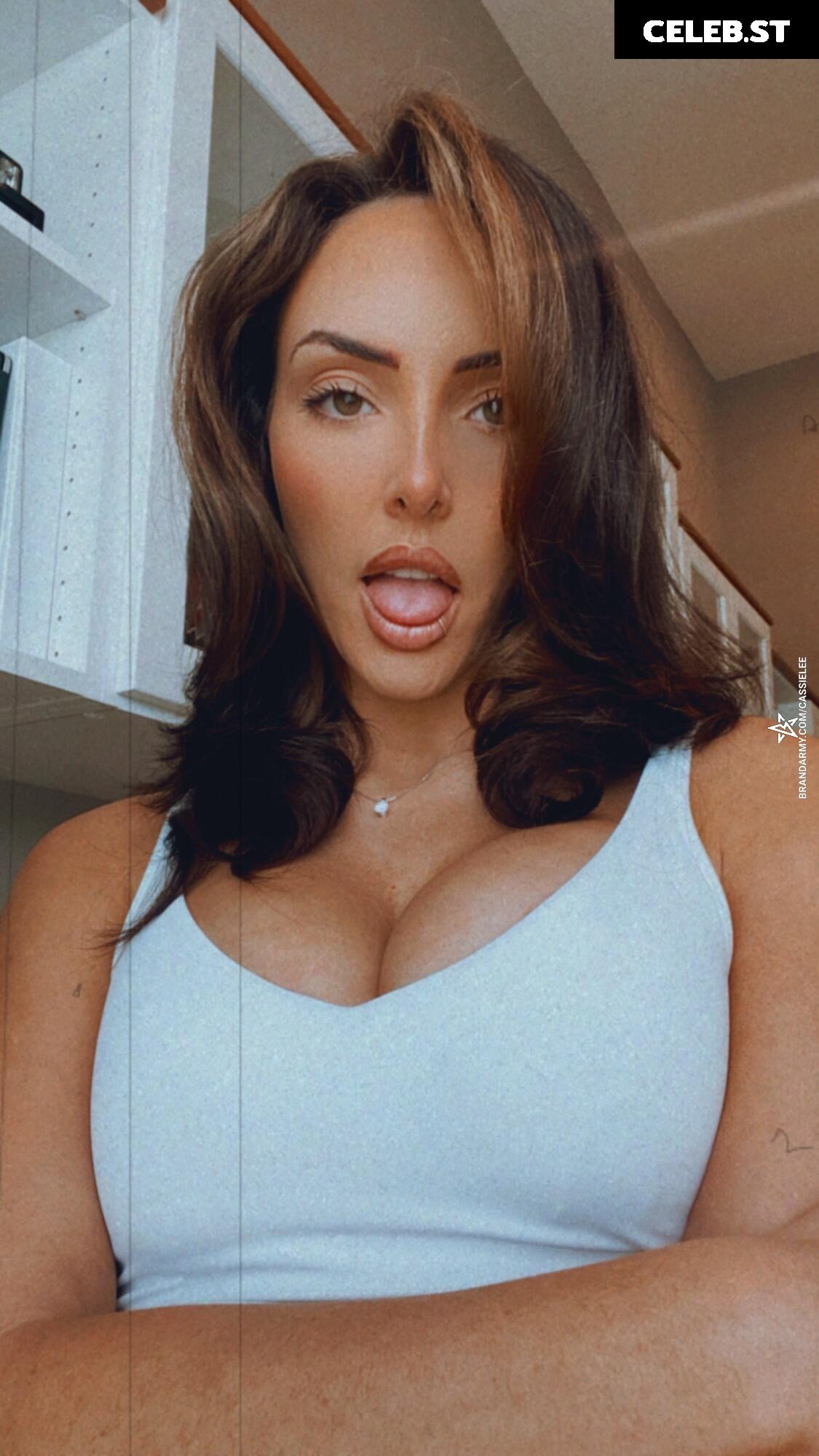 Cassie Lee/Jess McKay (Peyton Royce/Billie Kay) Image 24425390