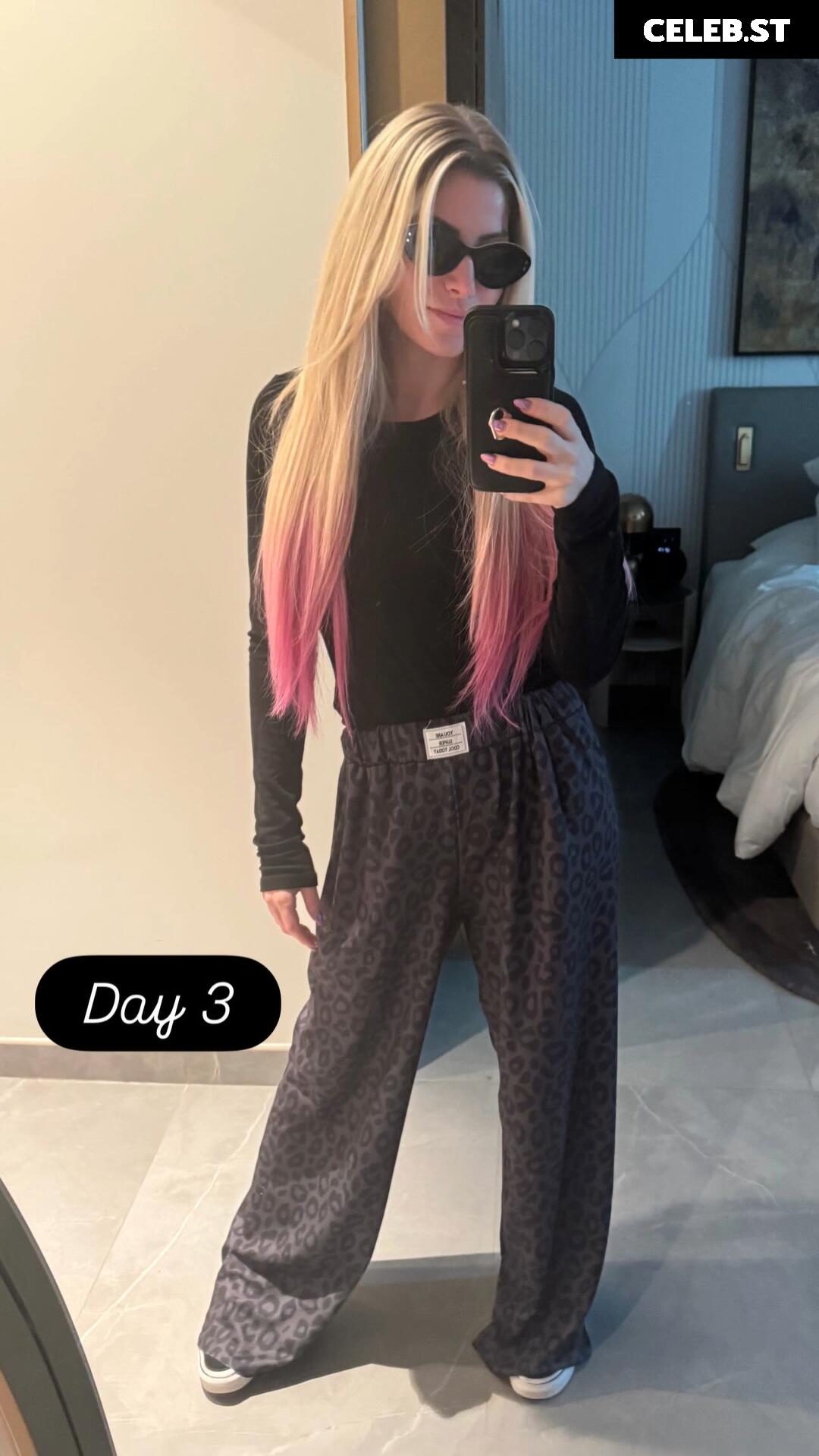 WWE Alexa Bliss Image 24425301