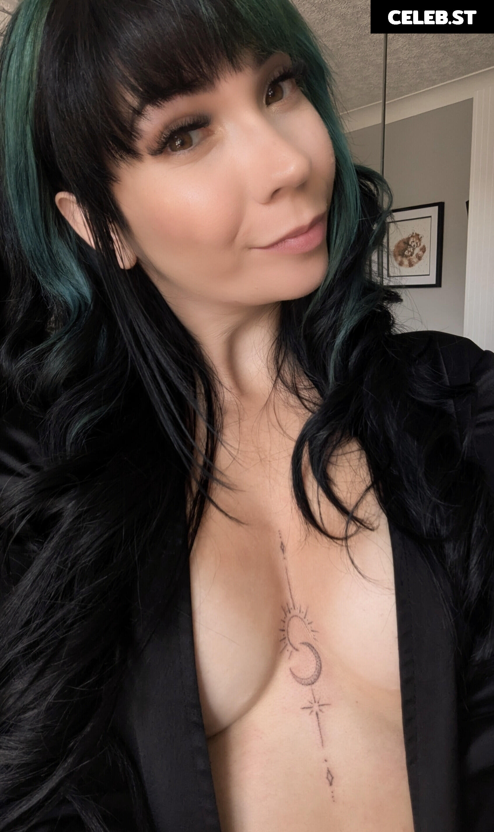 Chloe Drinkwater (Skarlett Riot Singer) Image 24424591