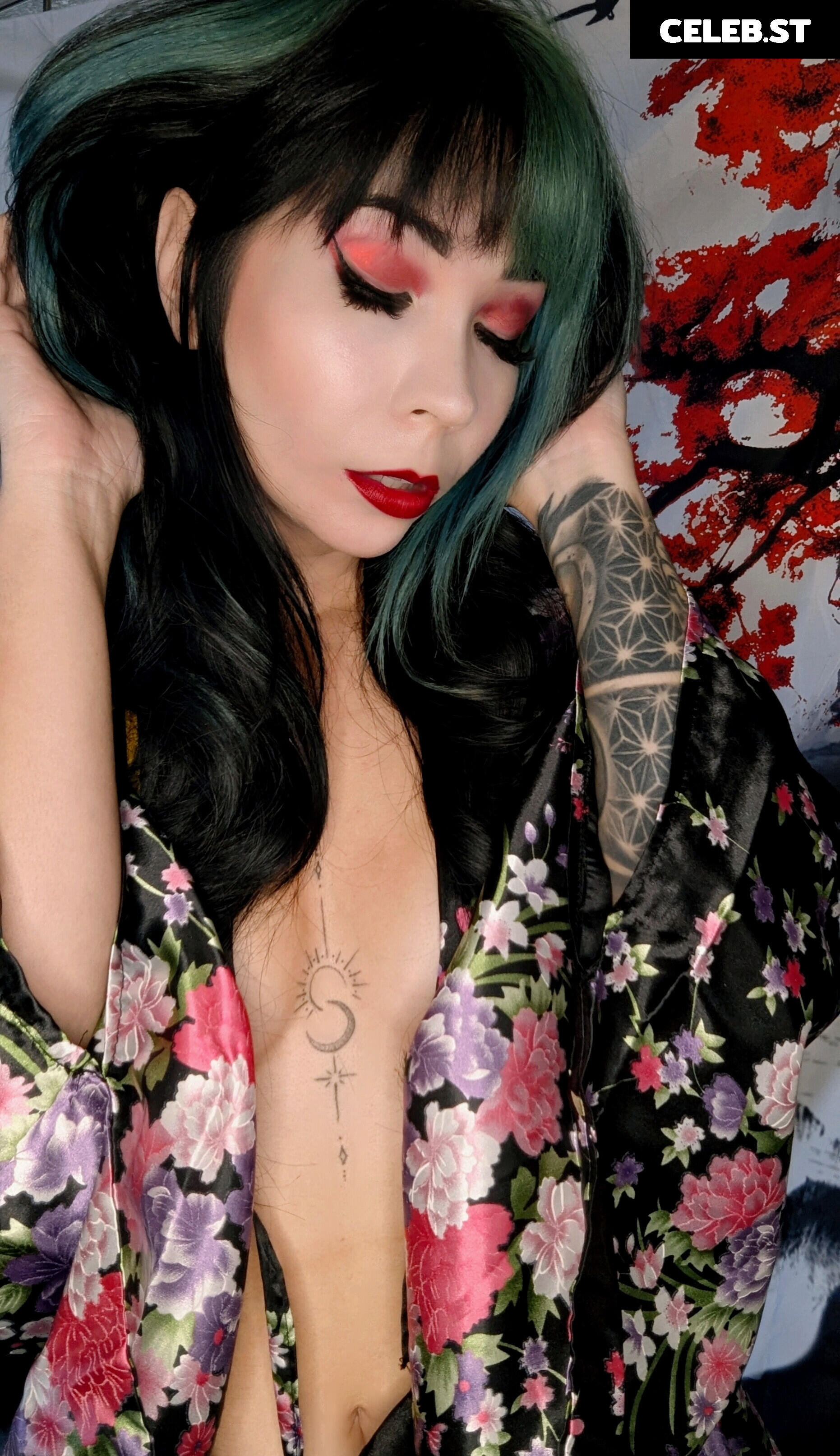 Chloe Drinkwater (Skarlett Riot Singer) Image 24424599