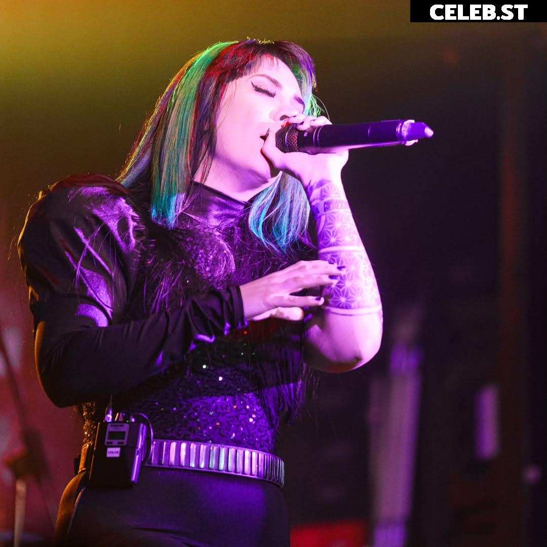 Chloe Drinkwater (Skarlett Riot Singer) Image 24424520