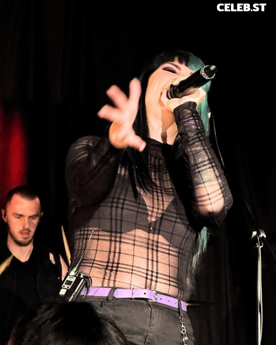 Chloe Drinkwater (Skarlett Riot Singer) Image 24424526