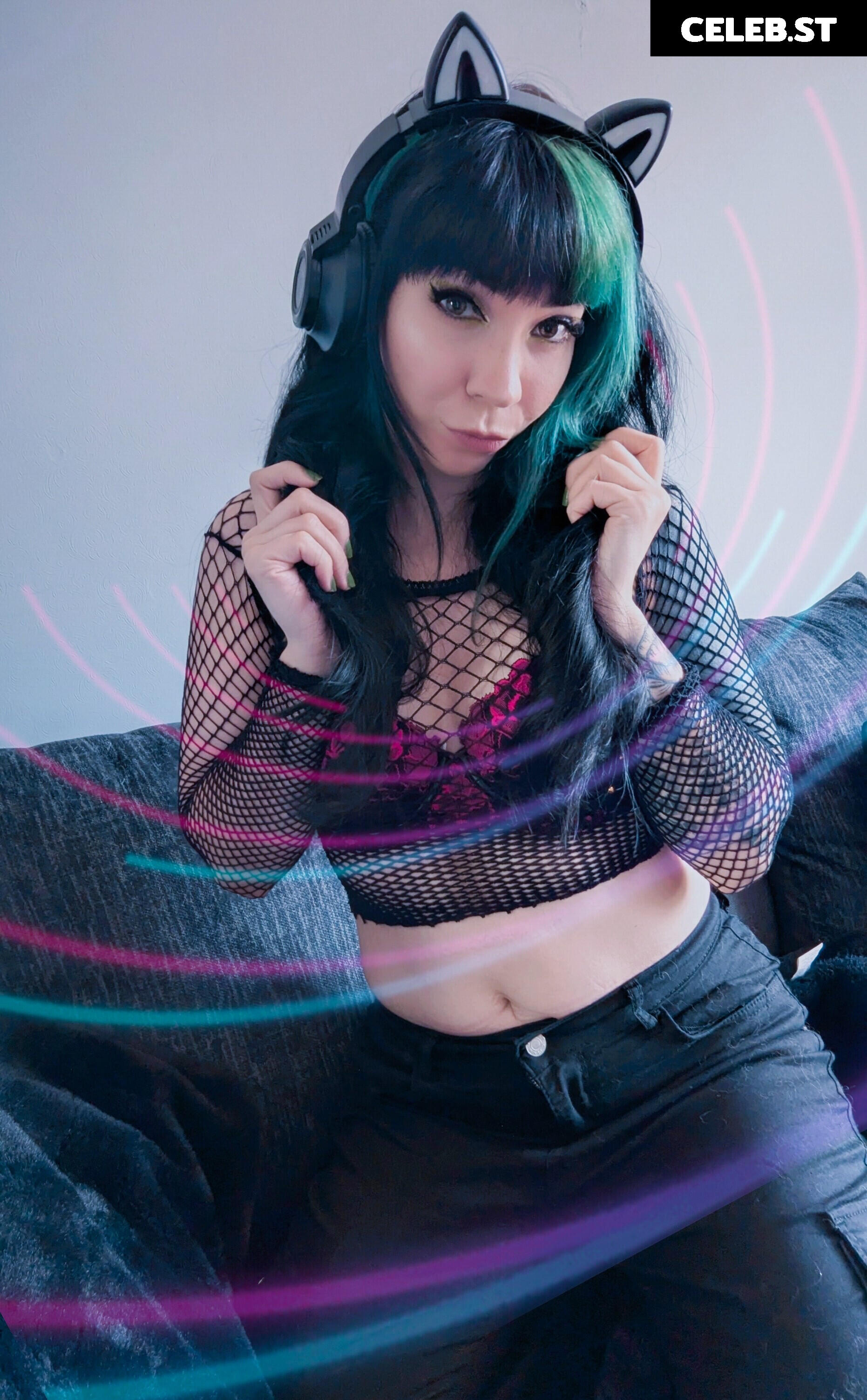 Chloe Drinkwater (Skarlett Riot Singer) Image 24424517