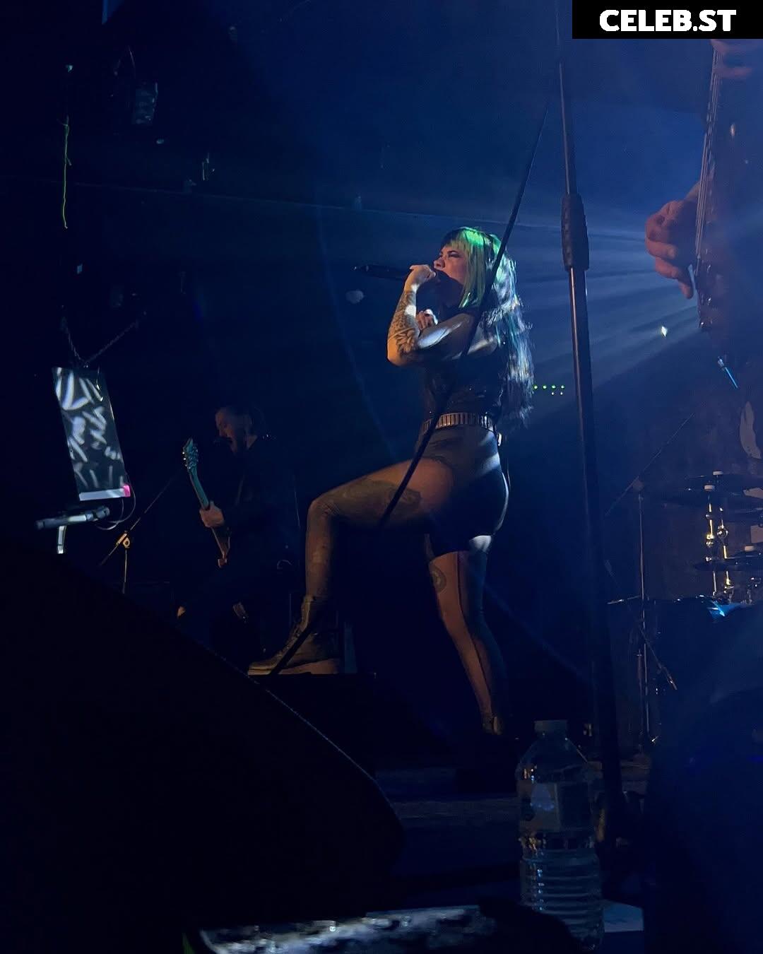 Chloe Drinkwater (Skarlett Riot Singer) Image 24424514