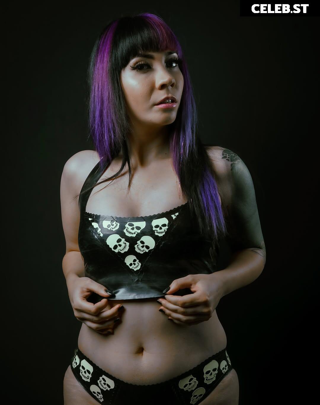 Chloe Drinkwater (Skarlett Riot Singer) Image 24424506