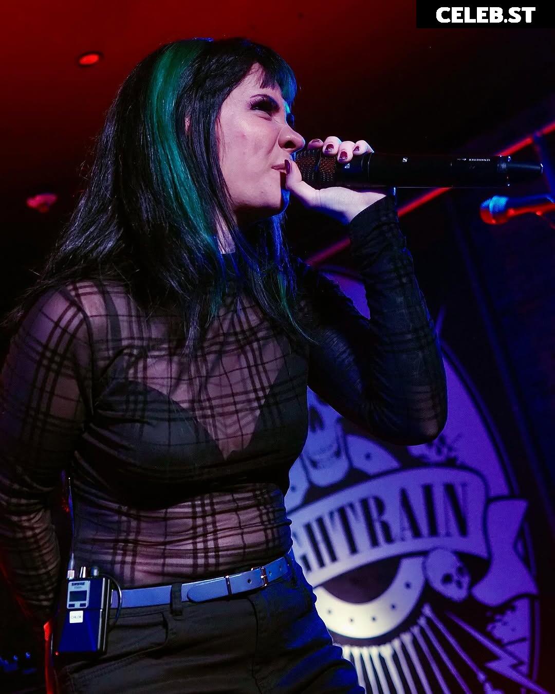 Chloe Drinkwater (Skarlett Riot Singer) Image 24424541