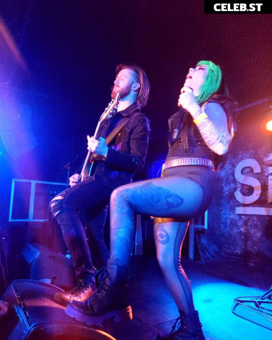 Chloe Drinkwater (Skarlett Riot Singer) Image 24424406