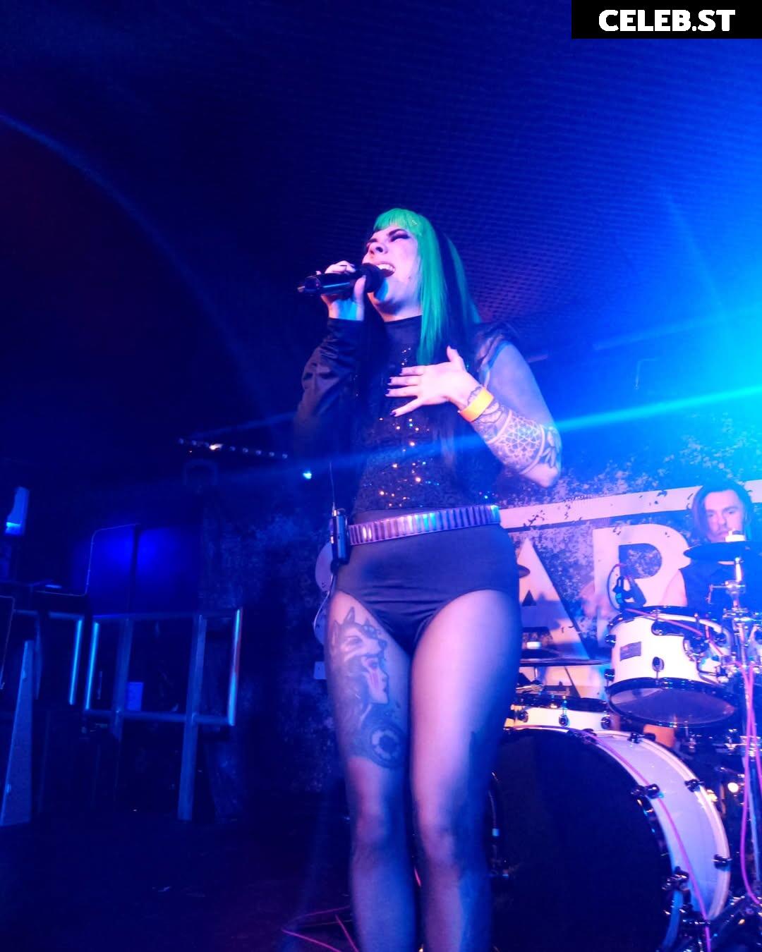 Chloe Drinkwater (Skarlett Riot Singer) Image 24424409