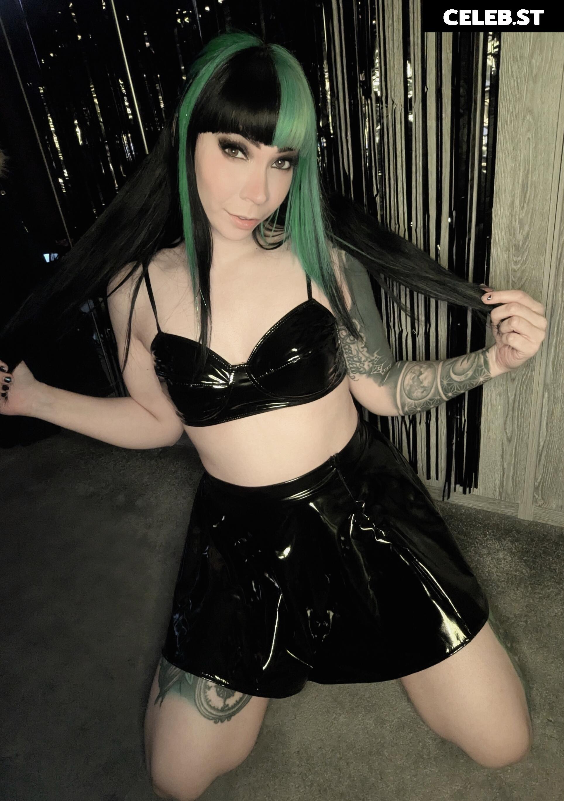Chloe Drinkwater (Skarlett Riot Singer) Image 24424469