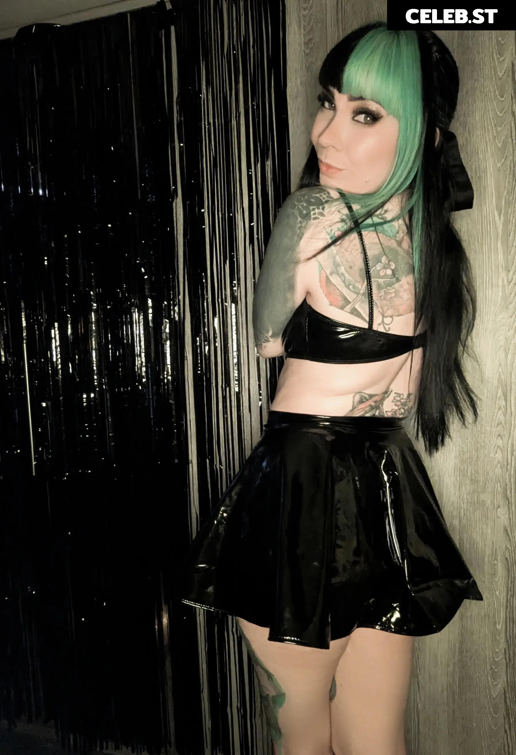 Chloe Drinkwater (Skarlett Riot Singer) Image 24424455
