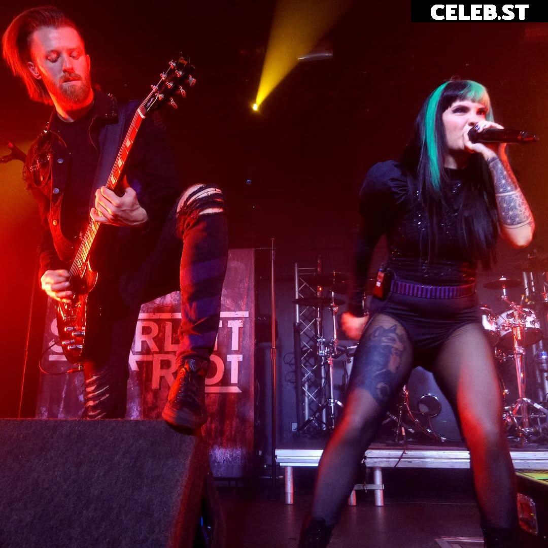Chloe Drinkwater (Skarlett Riot Singer) Image 24424396