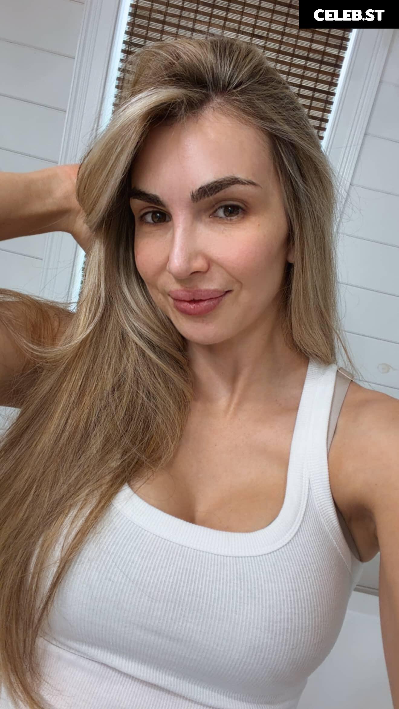 Cassie Lee/Jess McKay (Peyton Royce/Billie Kay) Image 24427147