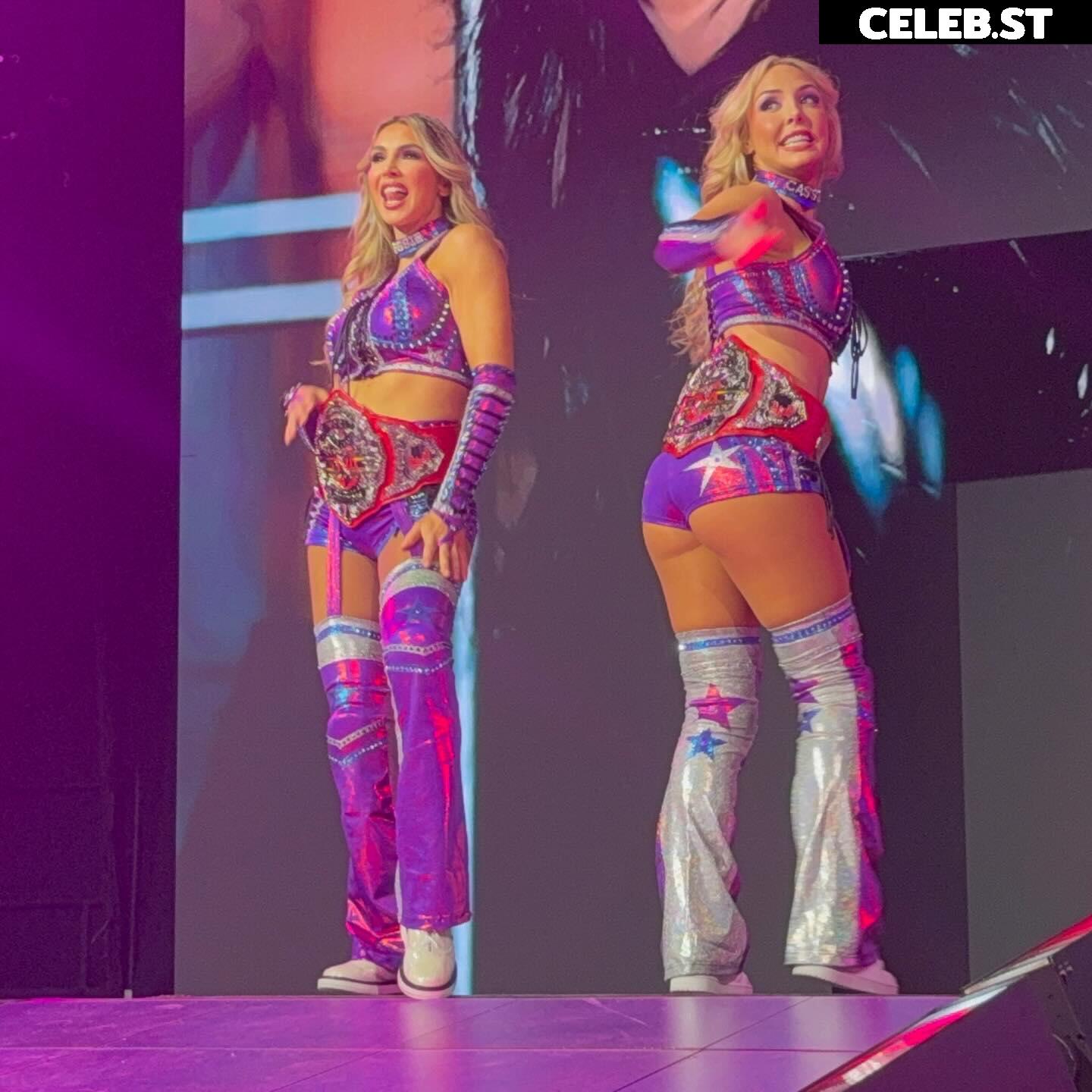 Cassie Lee/Jess McKay (Peyton Royce/Billie Kay) Image 24427048