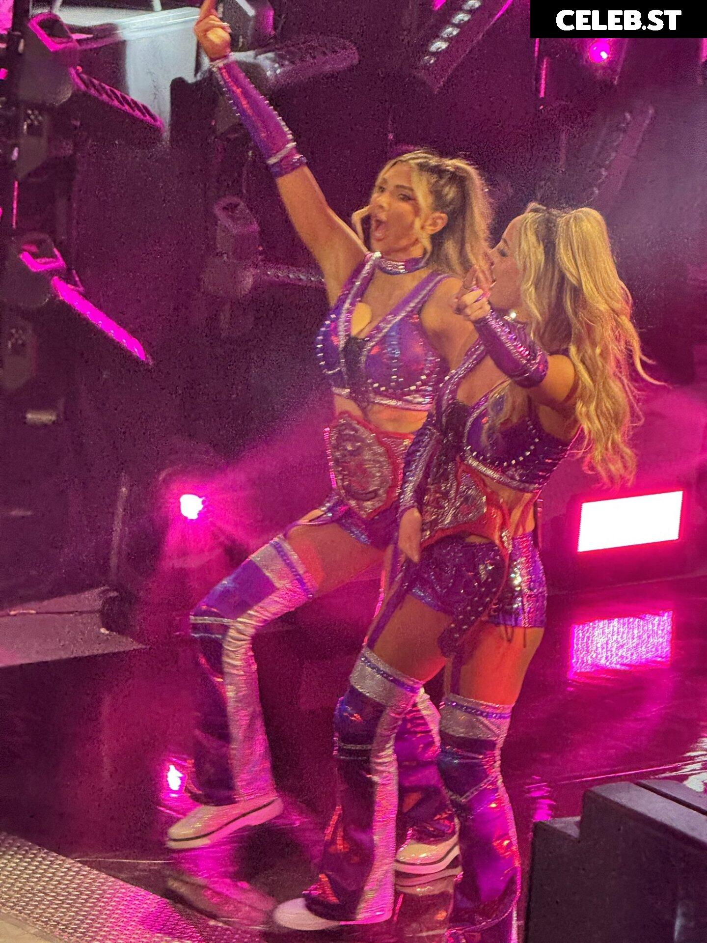 Cassie Lee/Jess McKay (Peyton Royce/Billie Kay) Image 24426825