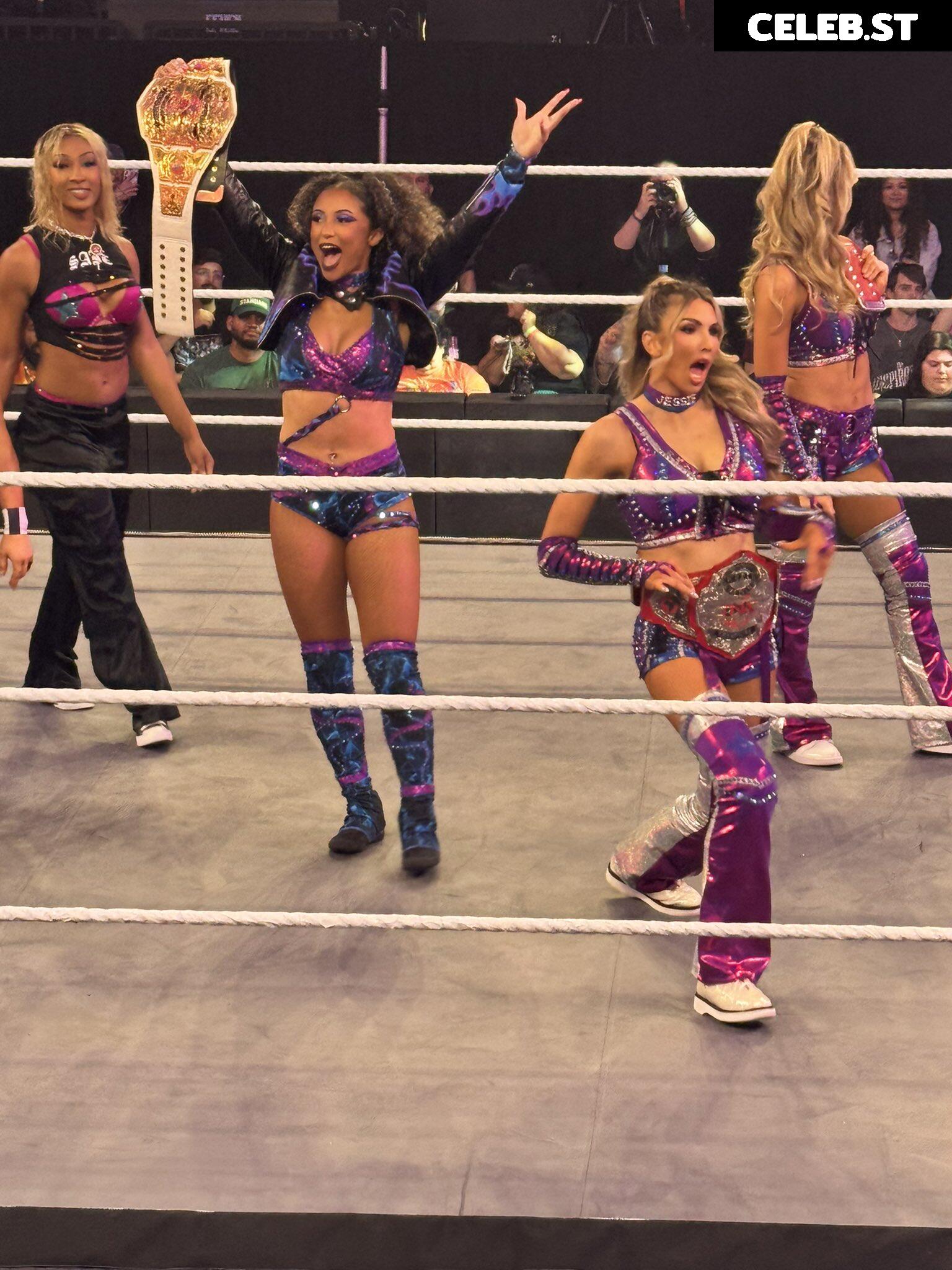 Cassie Lee/Jess McKay (Peyton Royce/Billie Kay) Image 24426829