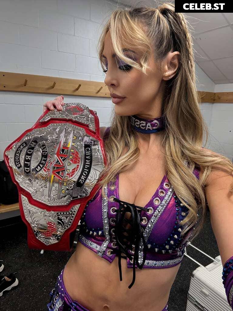 Cassie Lee/Jess McKay (Peyton Royce/Billie Kay) Image 24426844