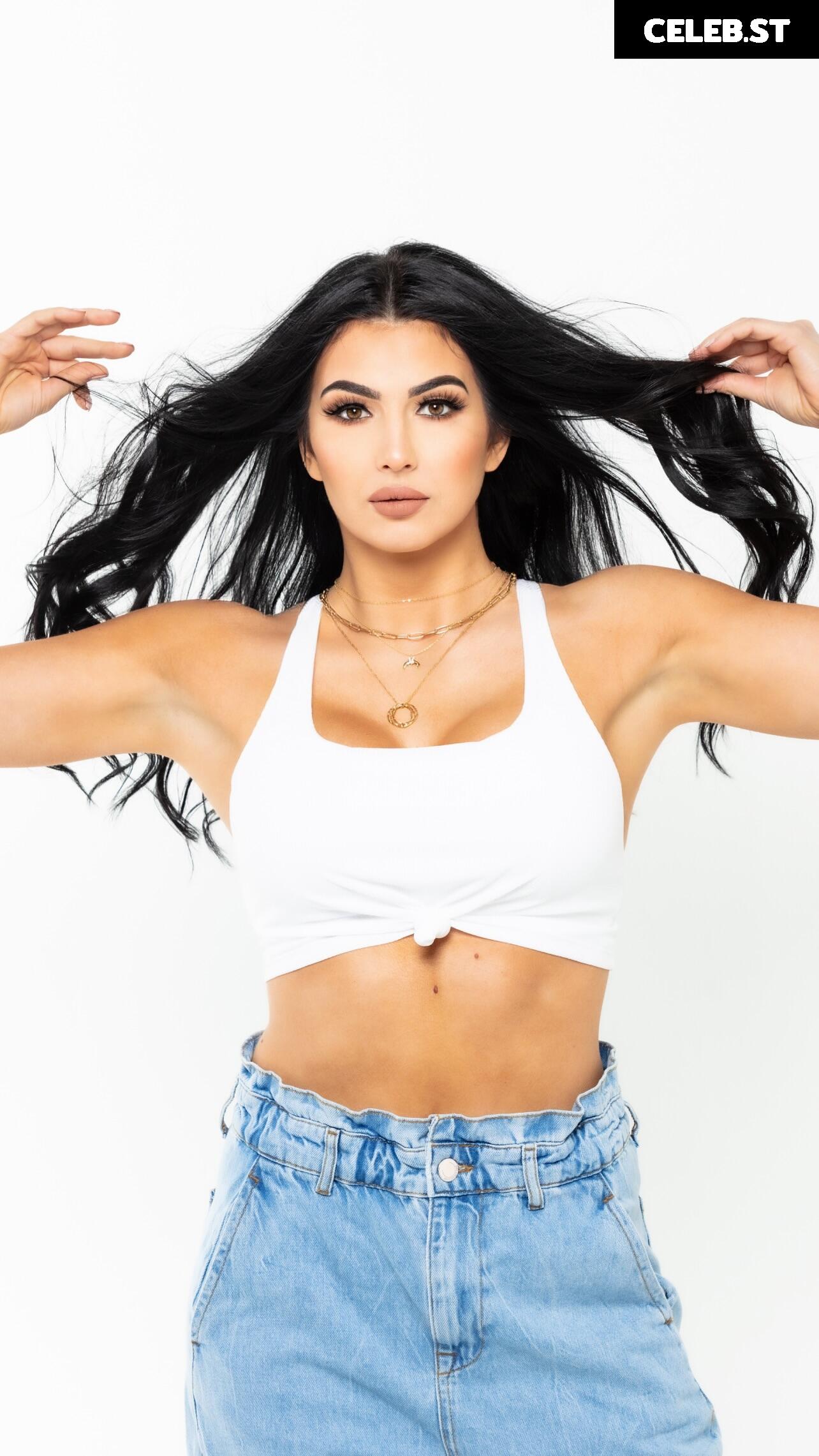 Cassie Lee/Jess McKay (Peyton Royce/Billie Kay) Image 24426533