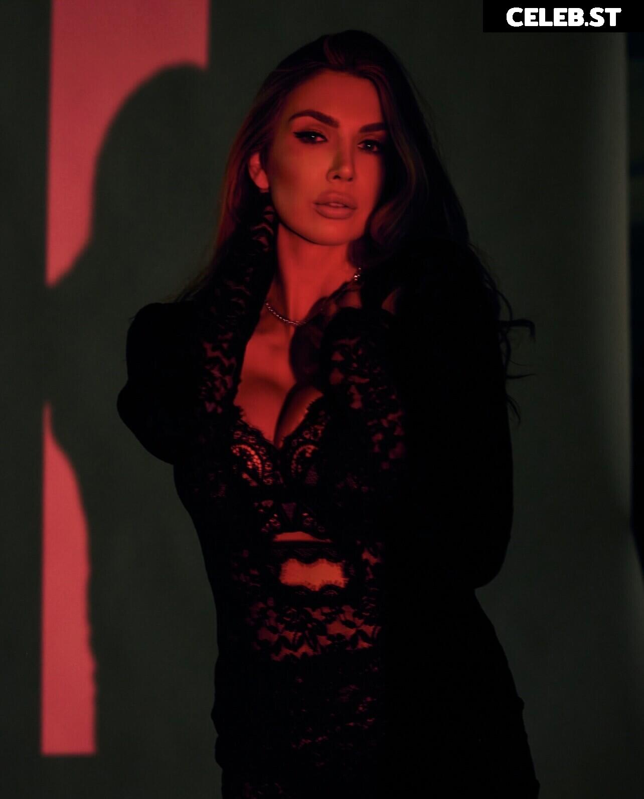 Cassie Lee/Jess McKay (Peyton Royce/Billie Kay) Image 24426484