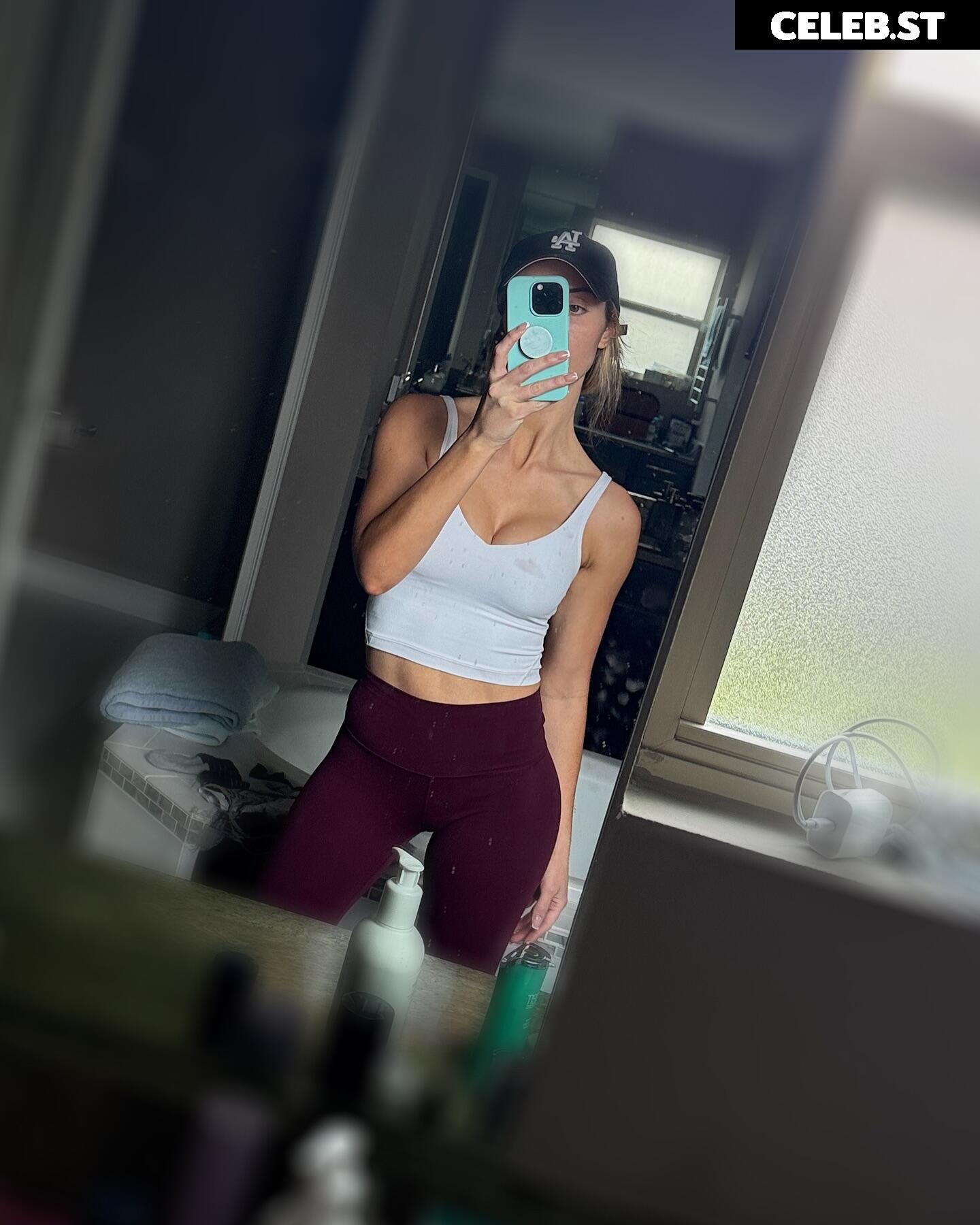 Cassie Lee/Jess McKay (Peyton Royce/Billie Kay) Image 24426717