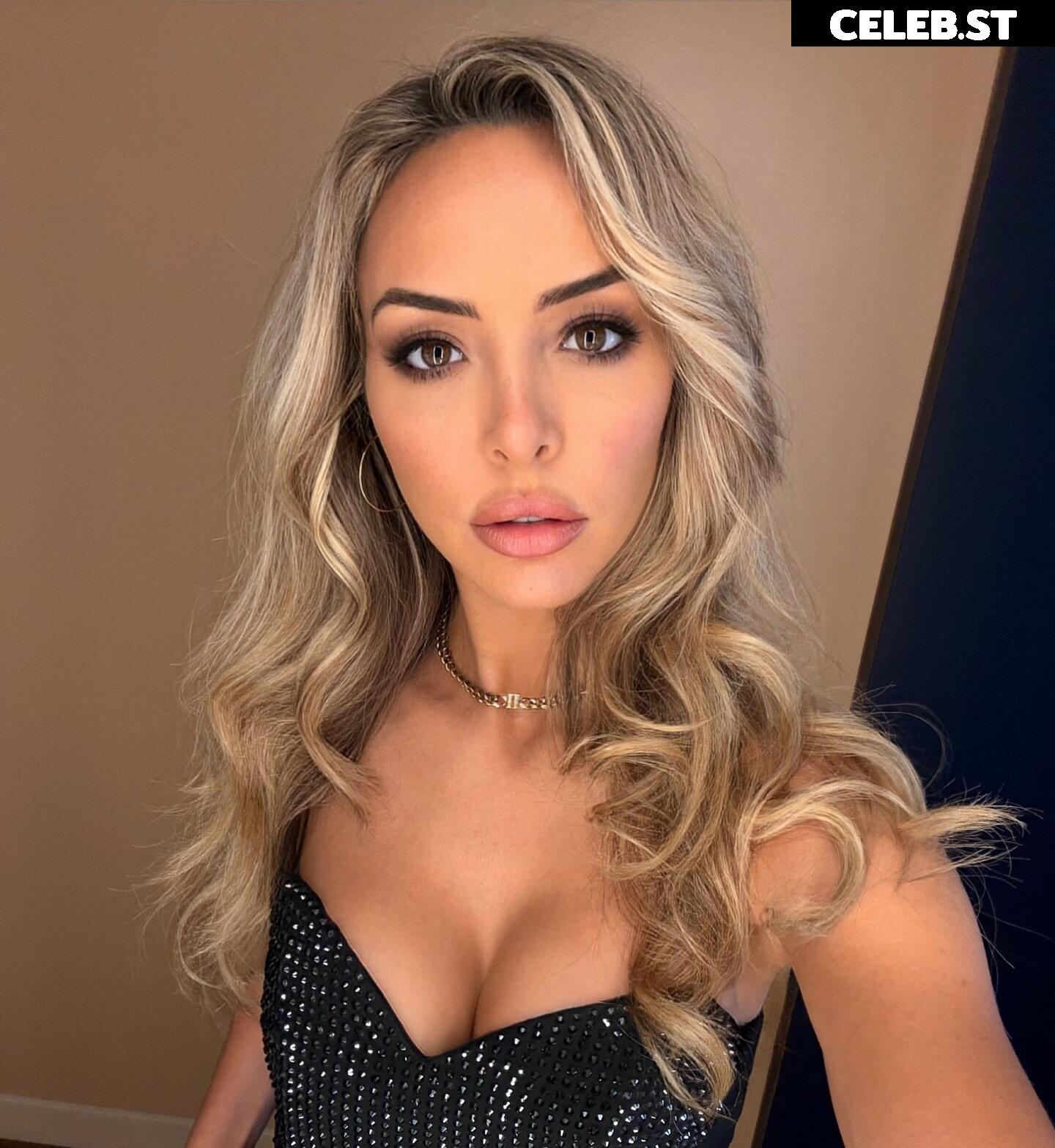 Cassie Lee/Jess McKay (Peyton Royce/Billie Kay) Image 24426630